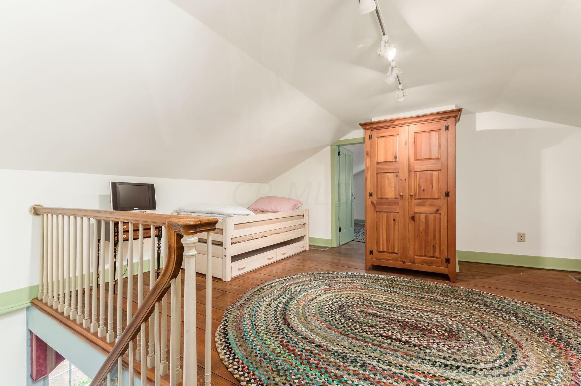 782 Hartford St, Columbus OH 43085-3113 exterior