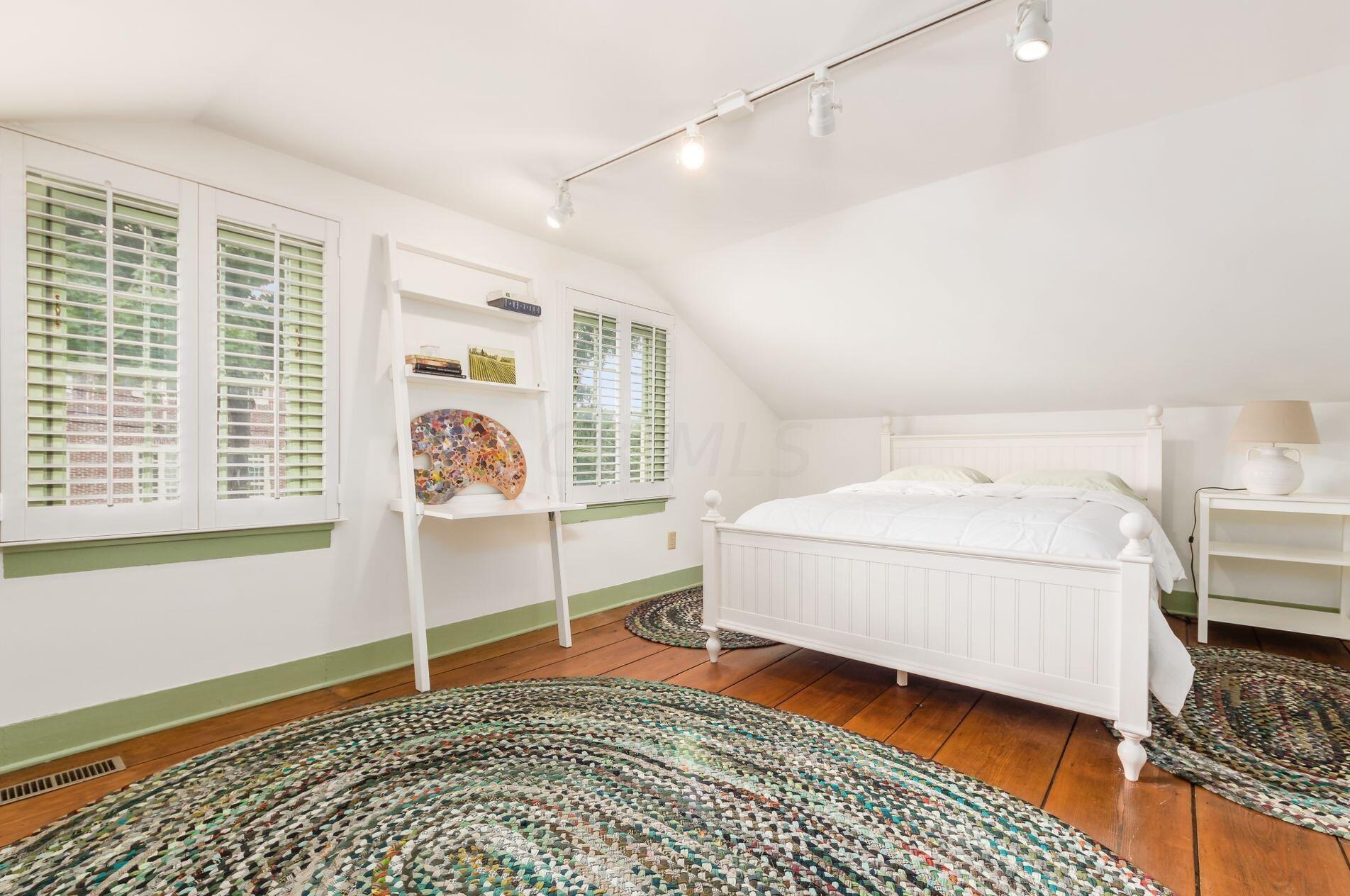 782 Hartford St, Columbus OH 43085-3113 exterior