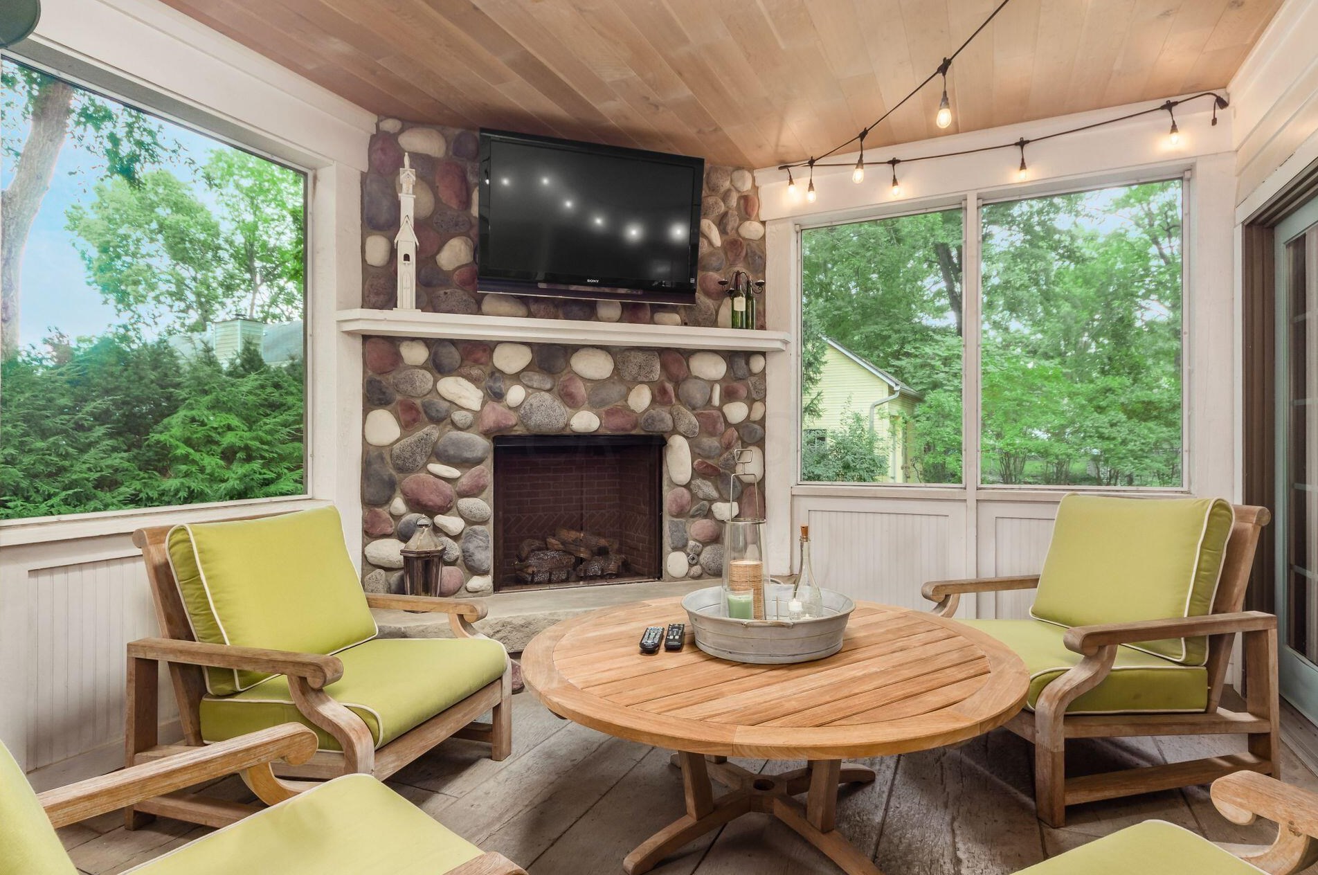 782 Hartford St, Columbus OH 43085-3113 exterior