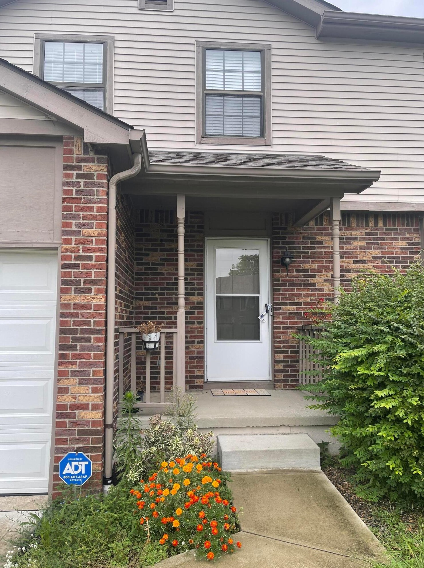 5200 Dexter Falls Rd, Columbus, OH 43221-5730