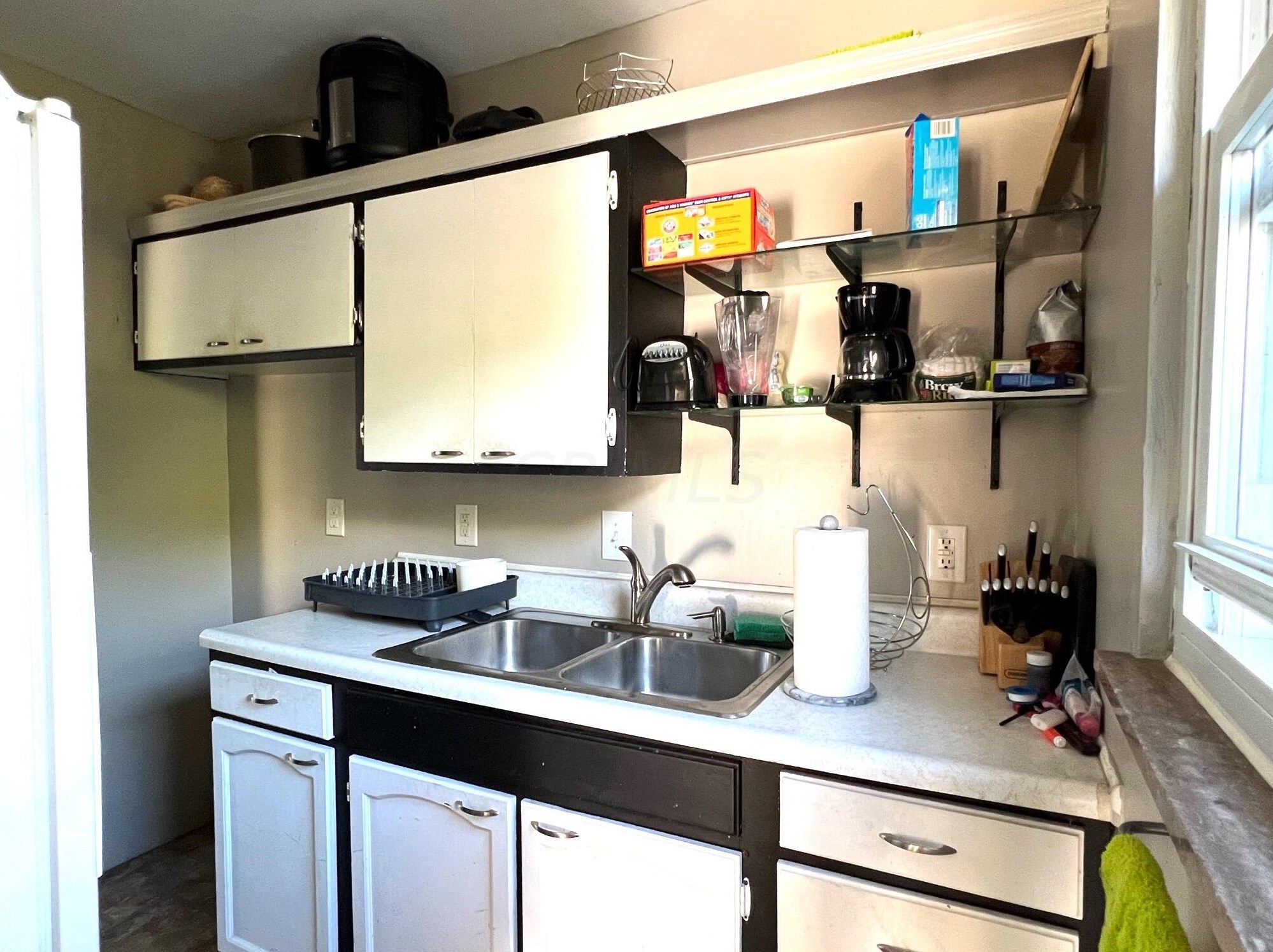 1088 Lenore Ave, Columbus OH 43224-3354 exterior