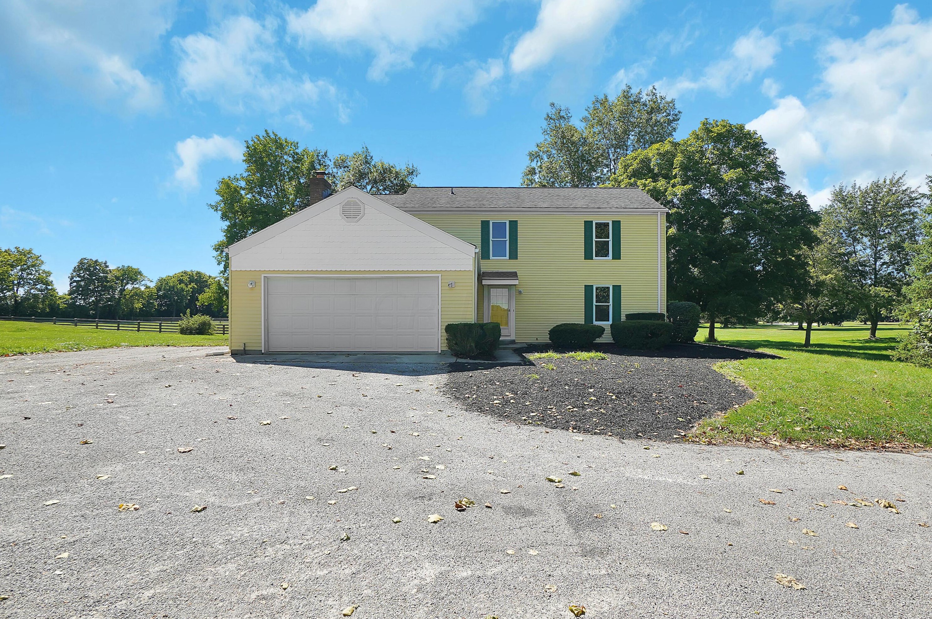 8701 Thomas Ln, West Jefferson, OH 43162
