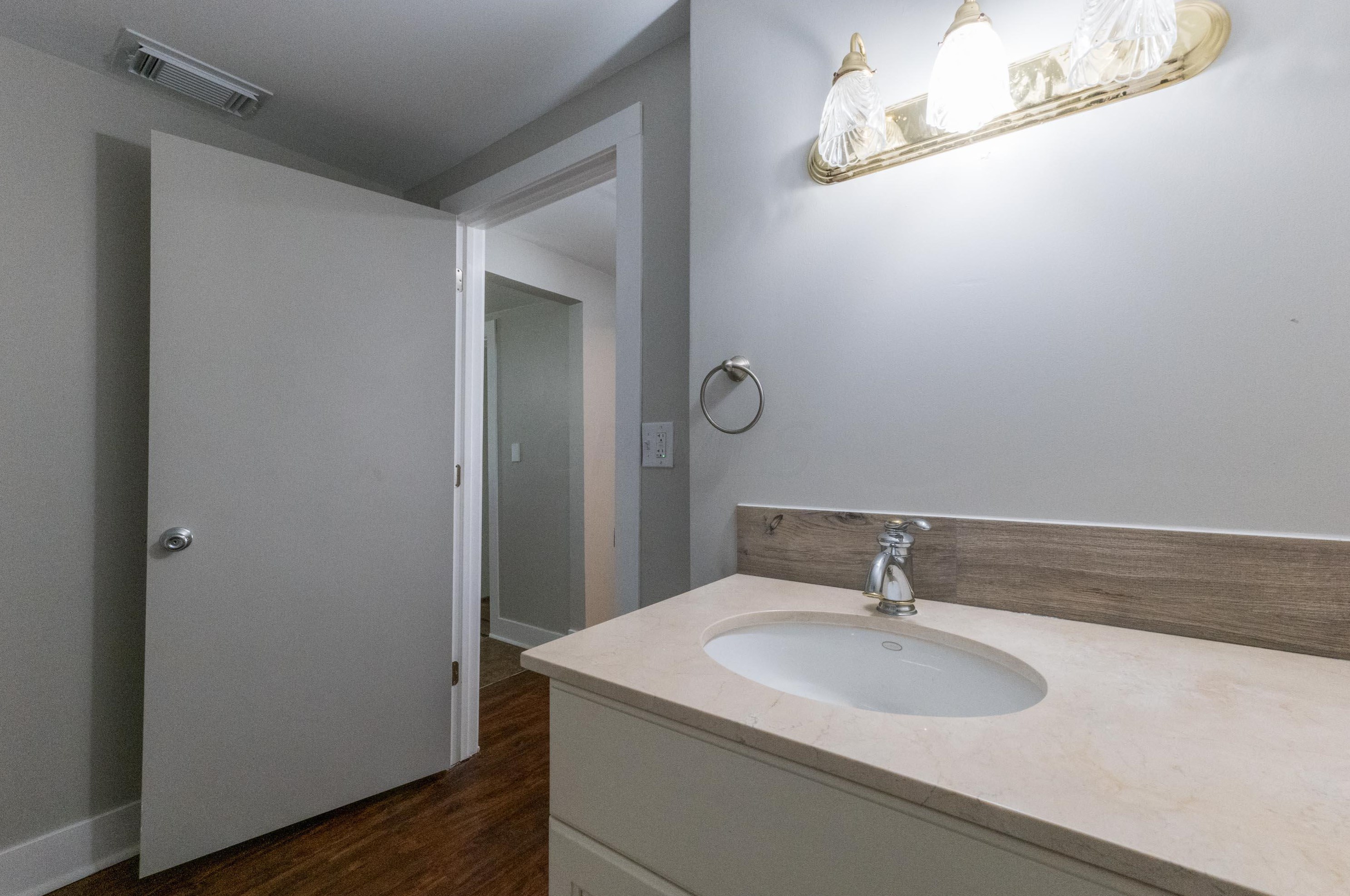 1860 Richmond Rd, Columbus OH 43223-3213 exterior