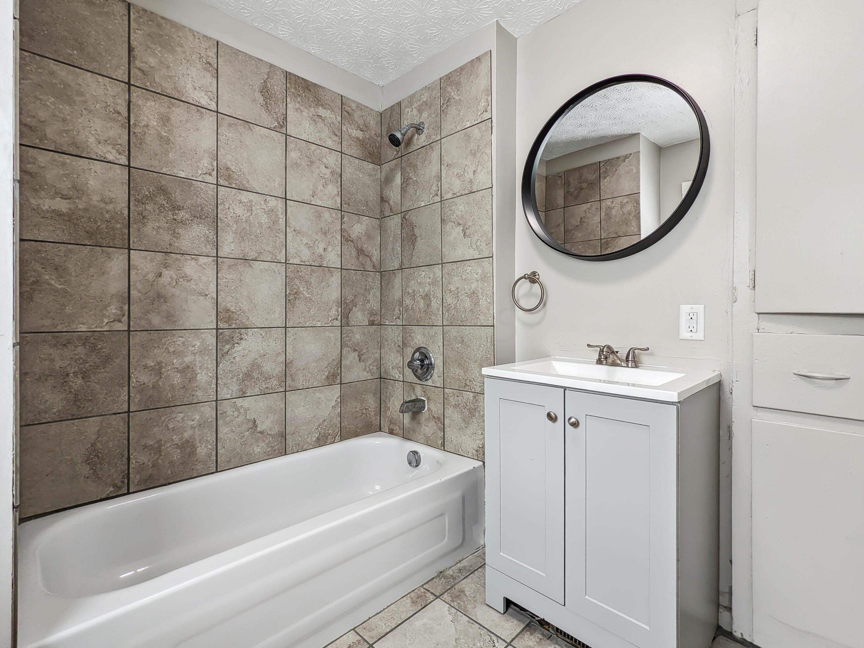 617 Wayne Ave, Columbus OH 43204-3154 exterior