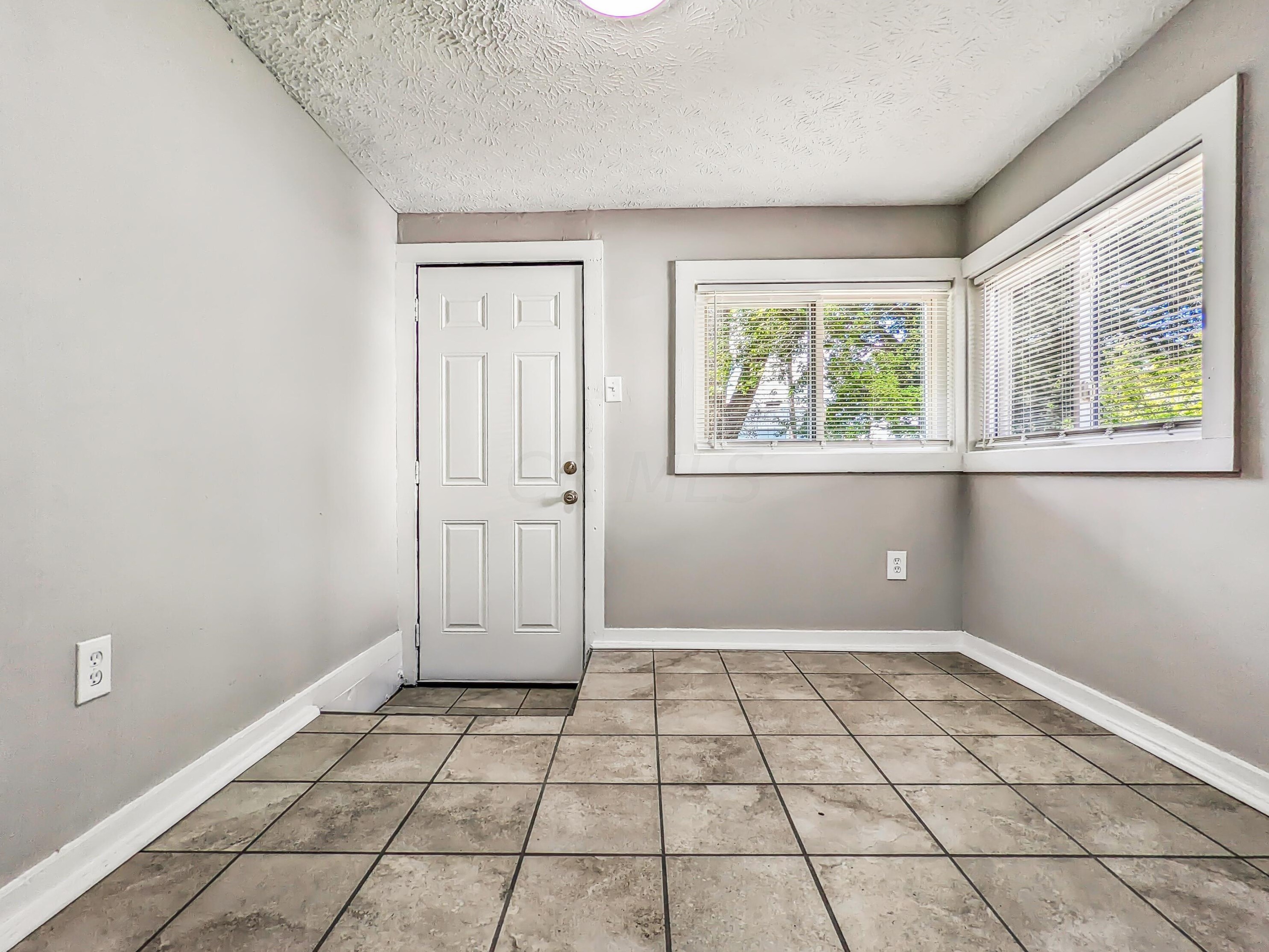 617 Wayne Ave, Columbus OH 43204-3154 exterior