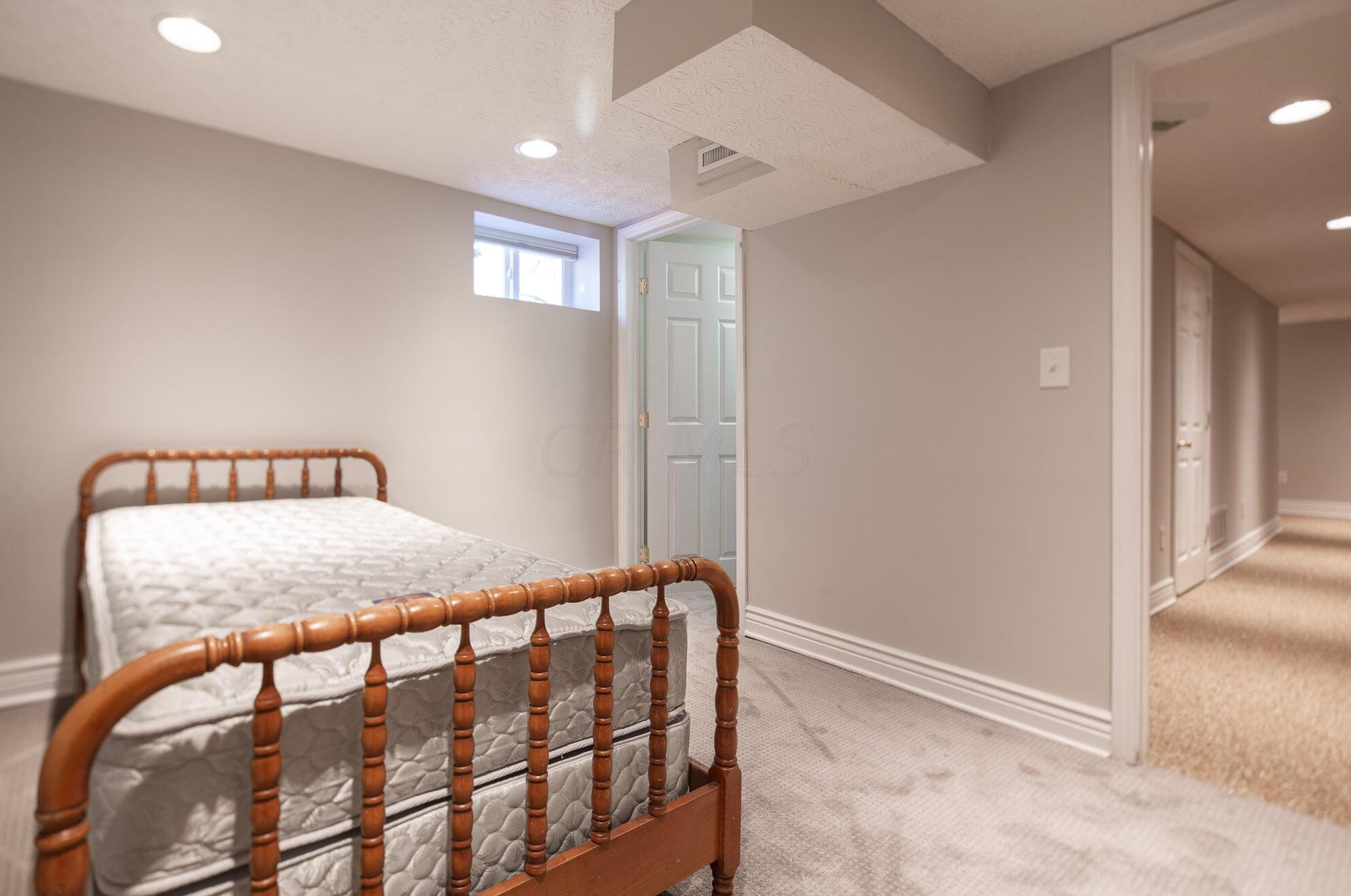 697 Grandon Ave, Columbus OH 43209-2528 exterior