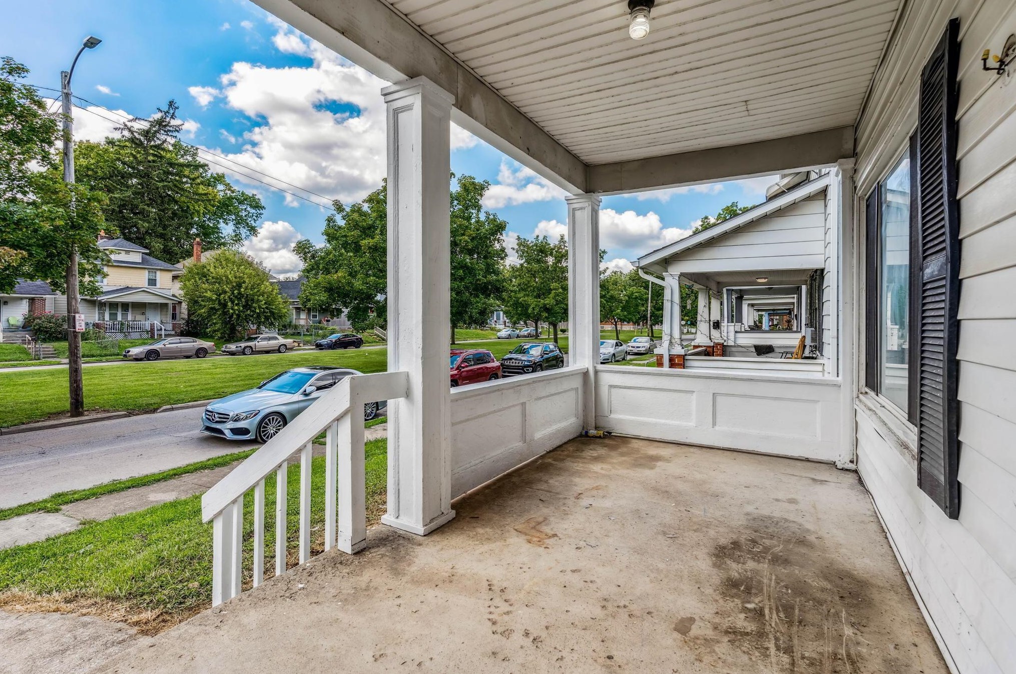 160 Burgess Ave, Columbus, OH 43204-3303