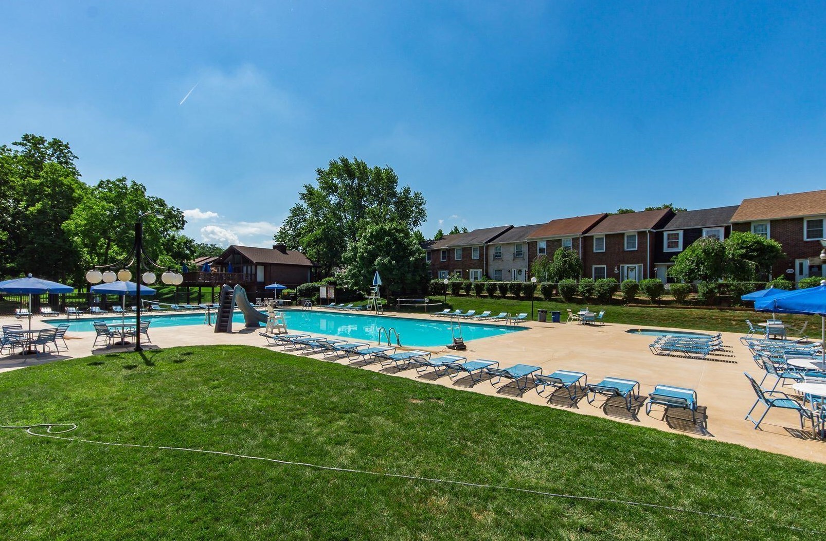 484 Clairbrook Ave, Columbus OH 43228-2536 exterior