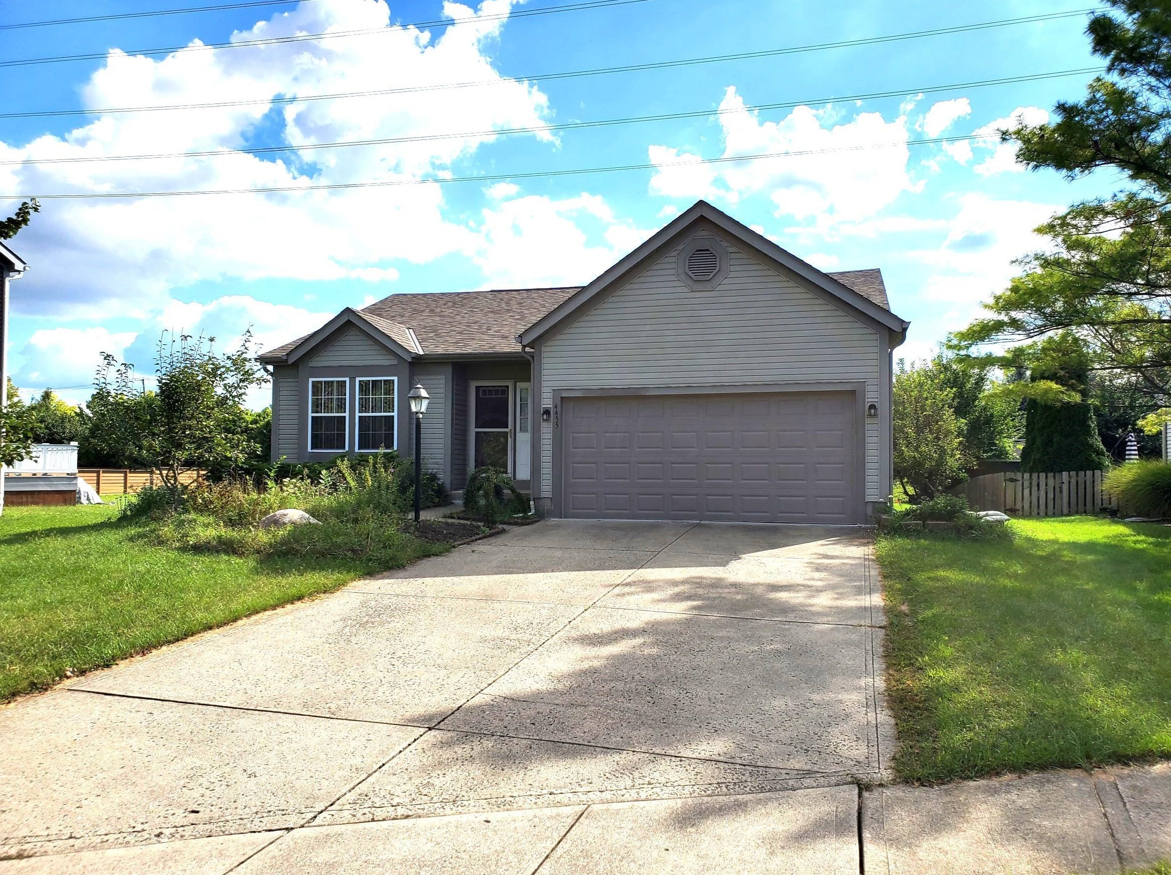 4455 Earman Dr, Hilliard, OH 43026-3801