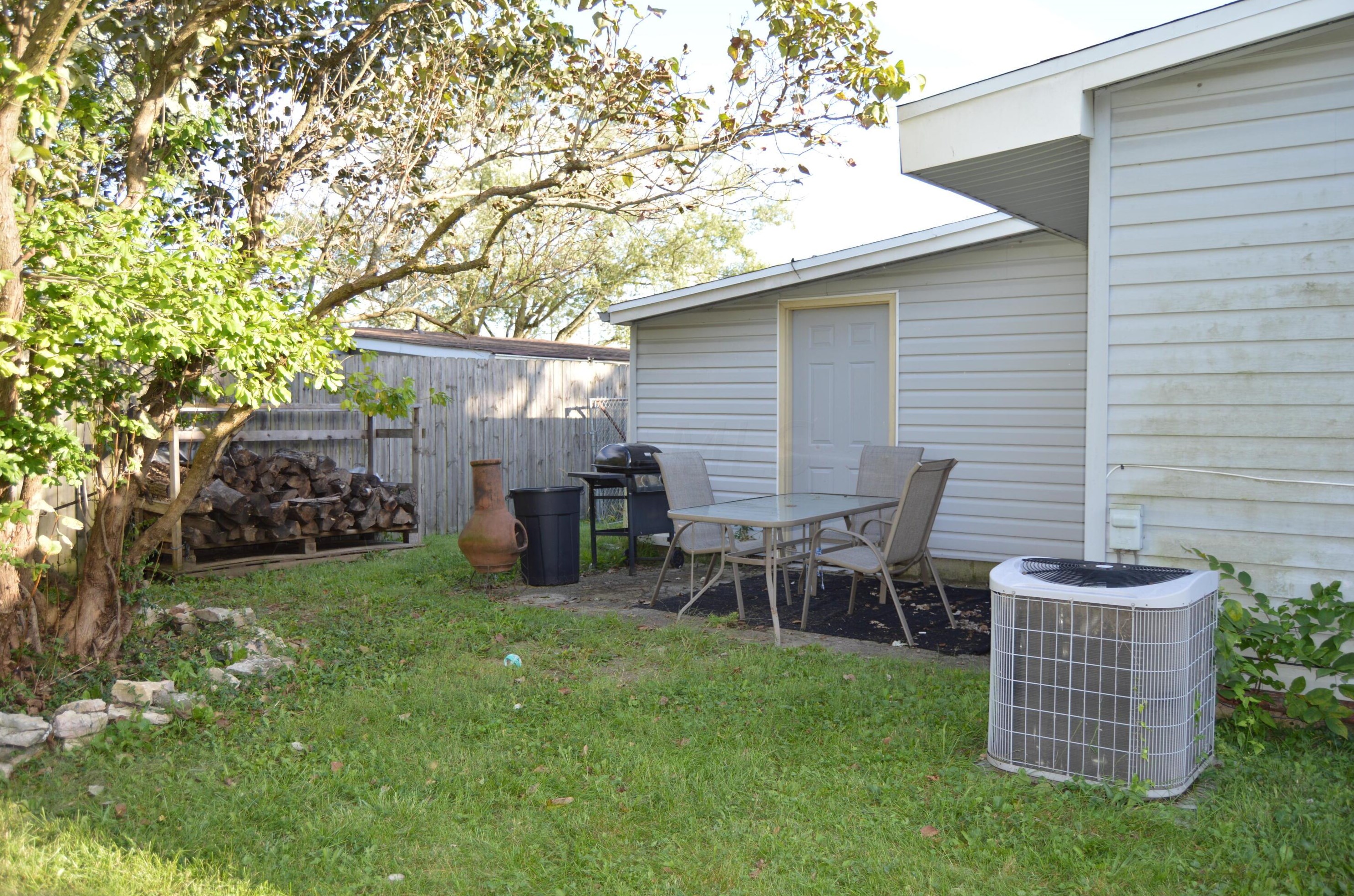 3542 Briggs Rd, Columbus OH 43204-1038 exterior