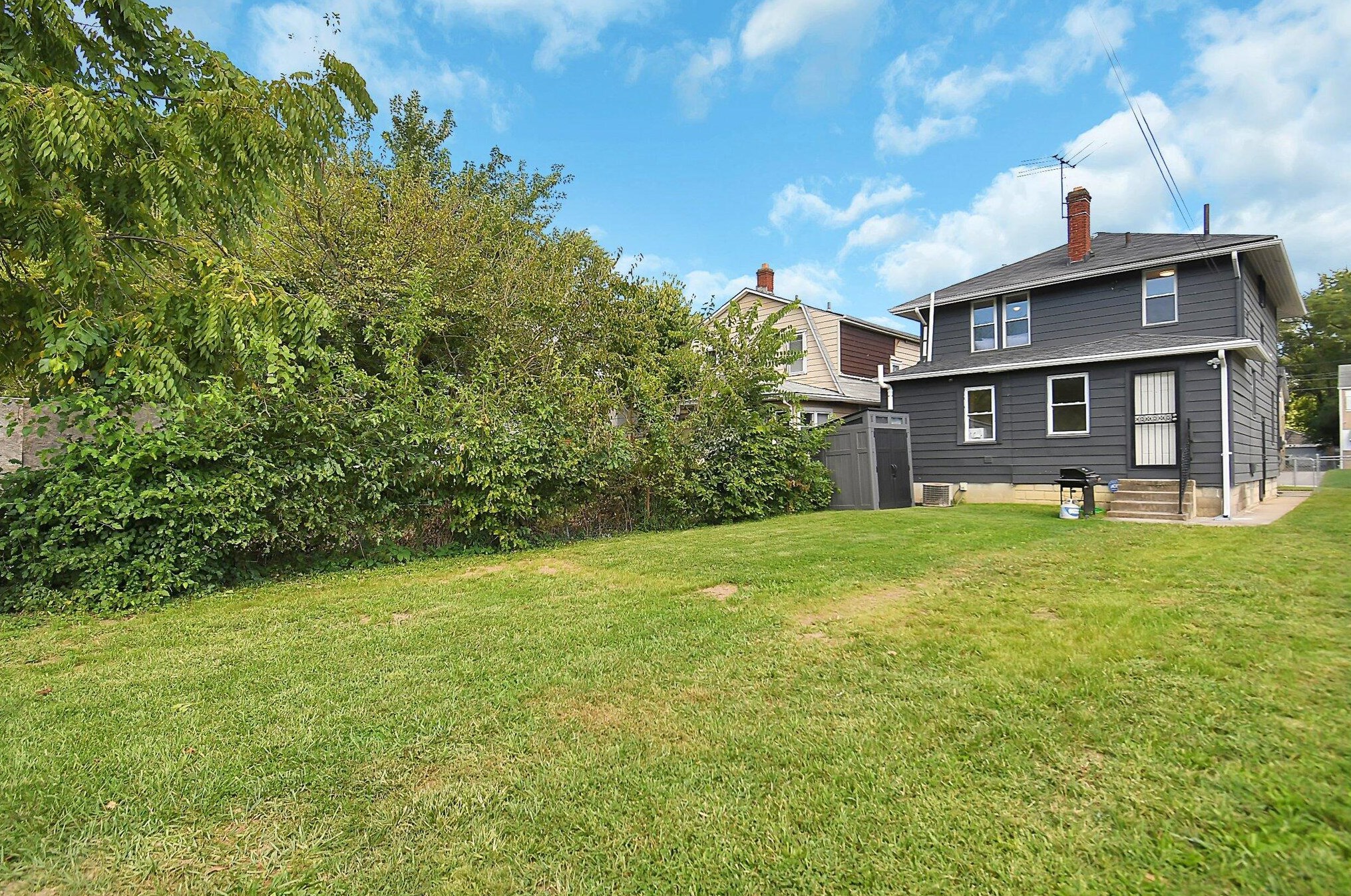 1199 Lockbourne Rd, Columbus OH  43206-3238 exterior