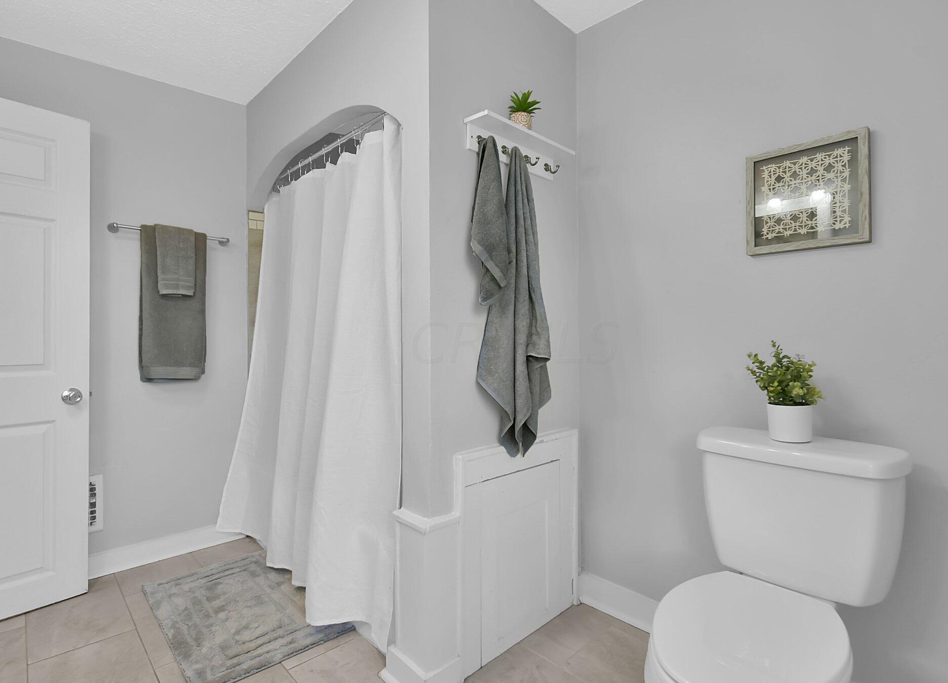 1199 Lockbourne Rd, Columbus OH  43206-3238 exterior