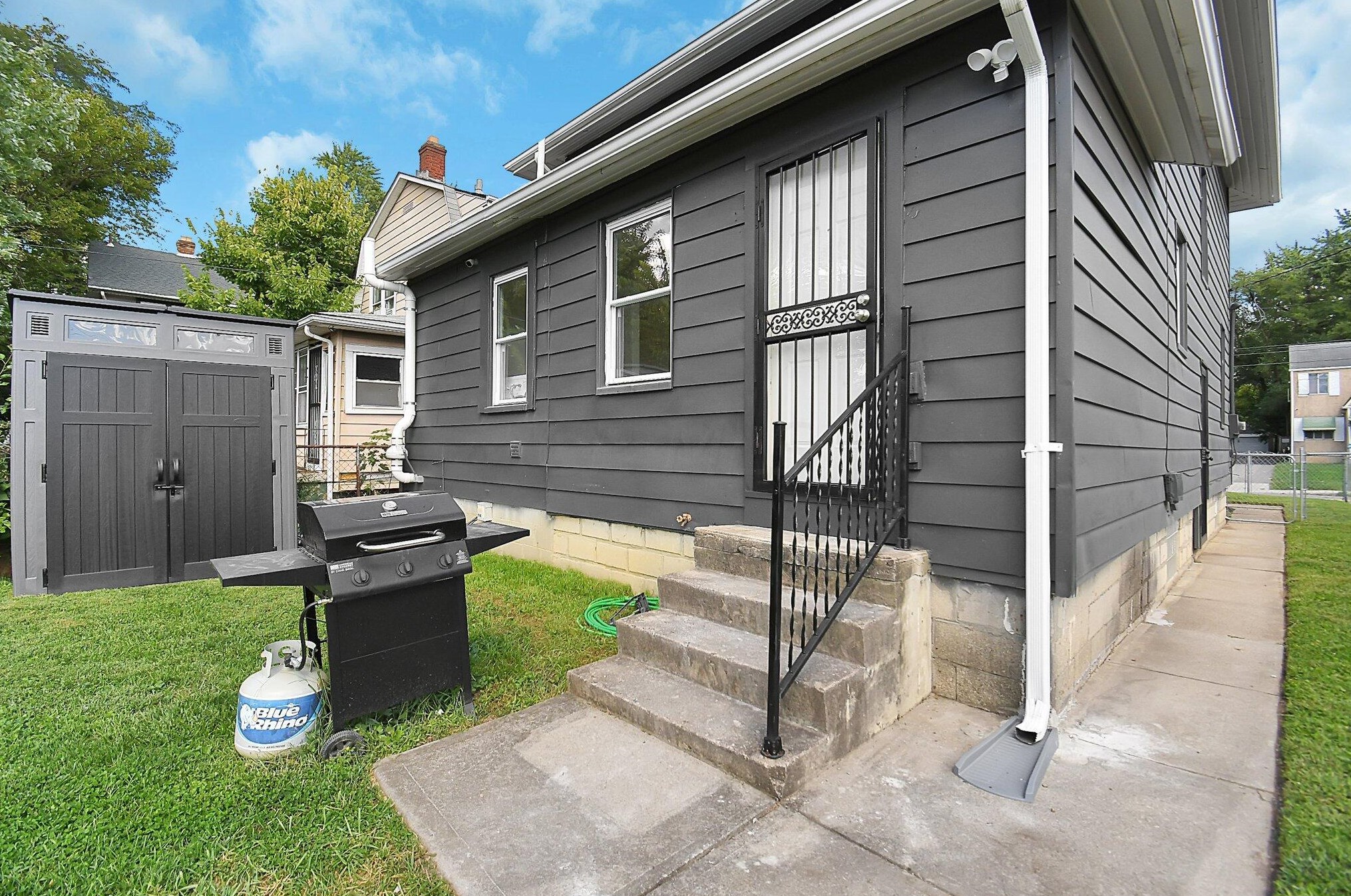 1199 Lockbourne Rd, Columbus OH  43206-3238 exterior