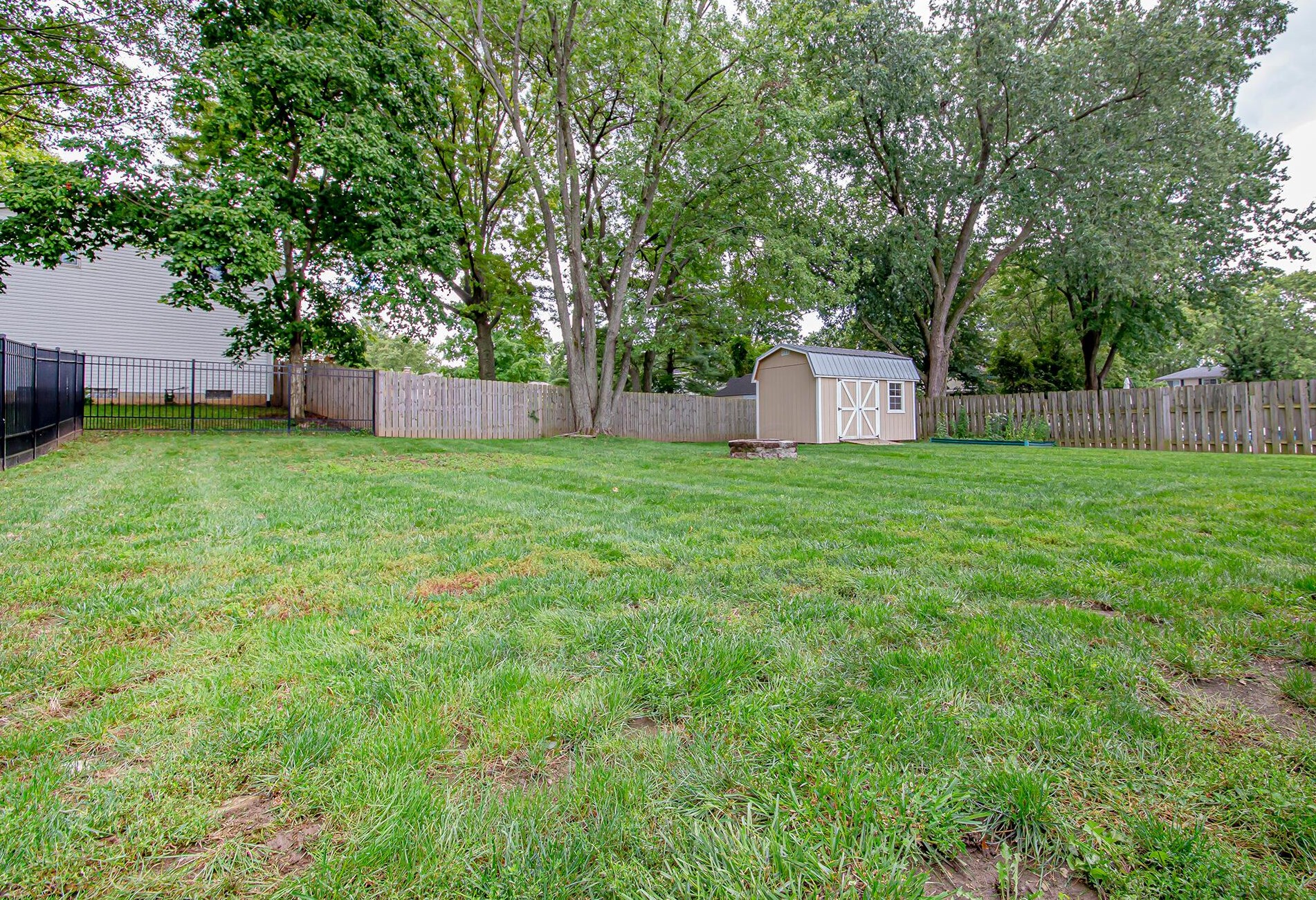 180 Landover Rd, Columbus OH 43230-3130 exterior