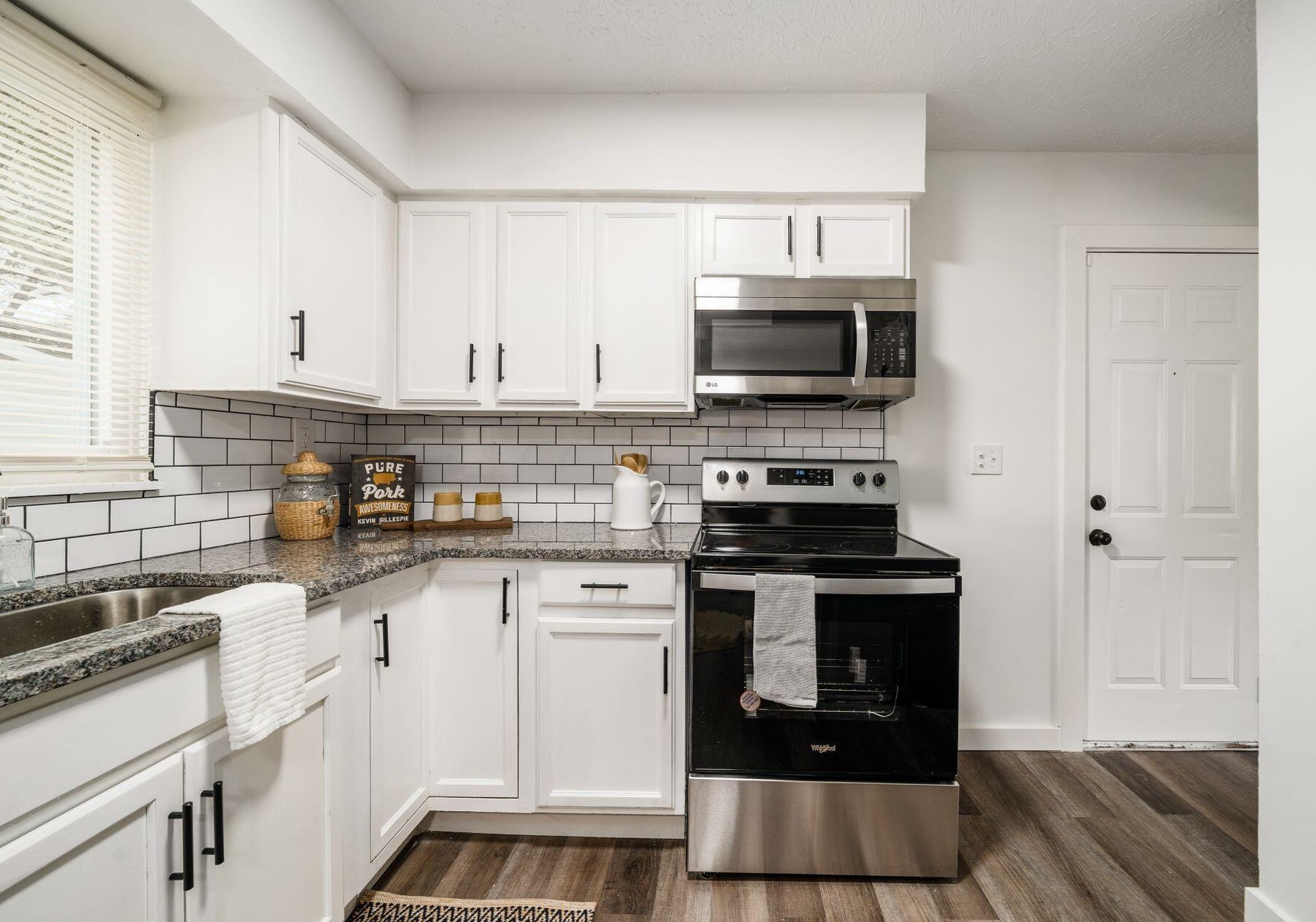 1651 Case Rd, Columbus OH  43235-7518 exterior