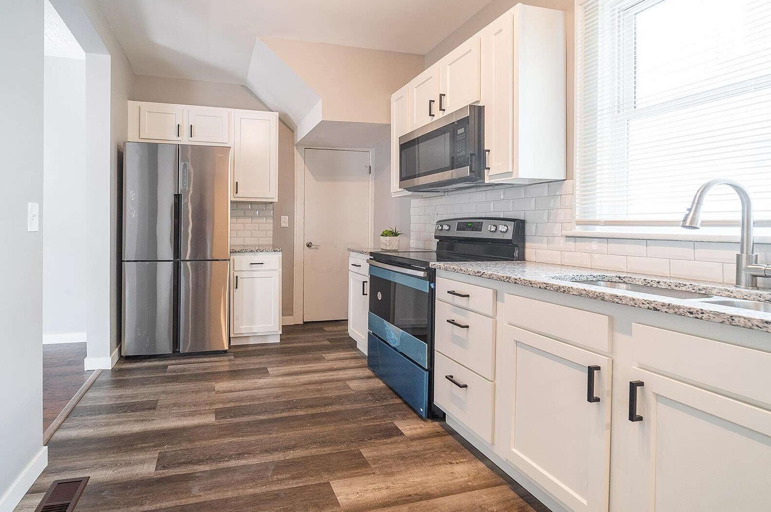 98 S Oakley Ave, Columbus, OH 43204