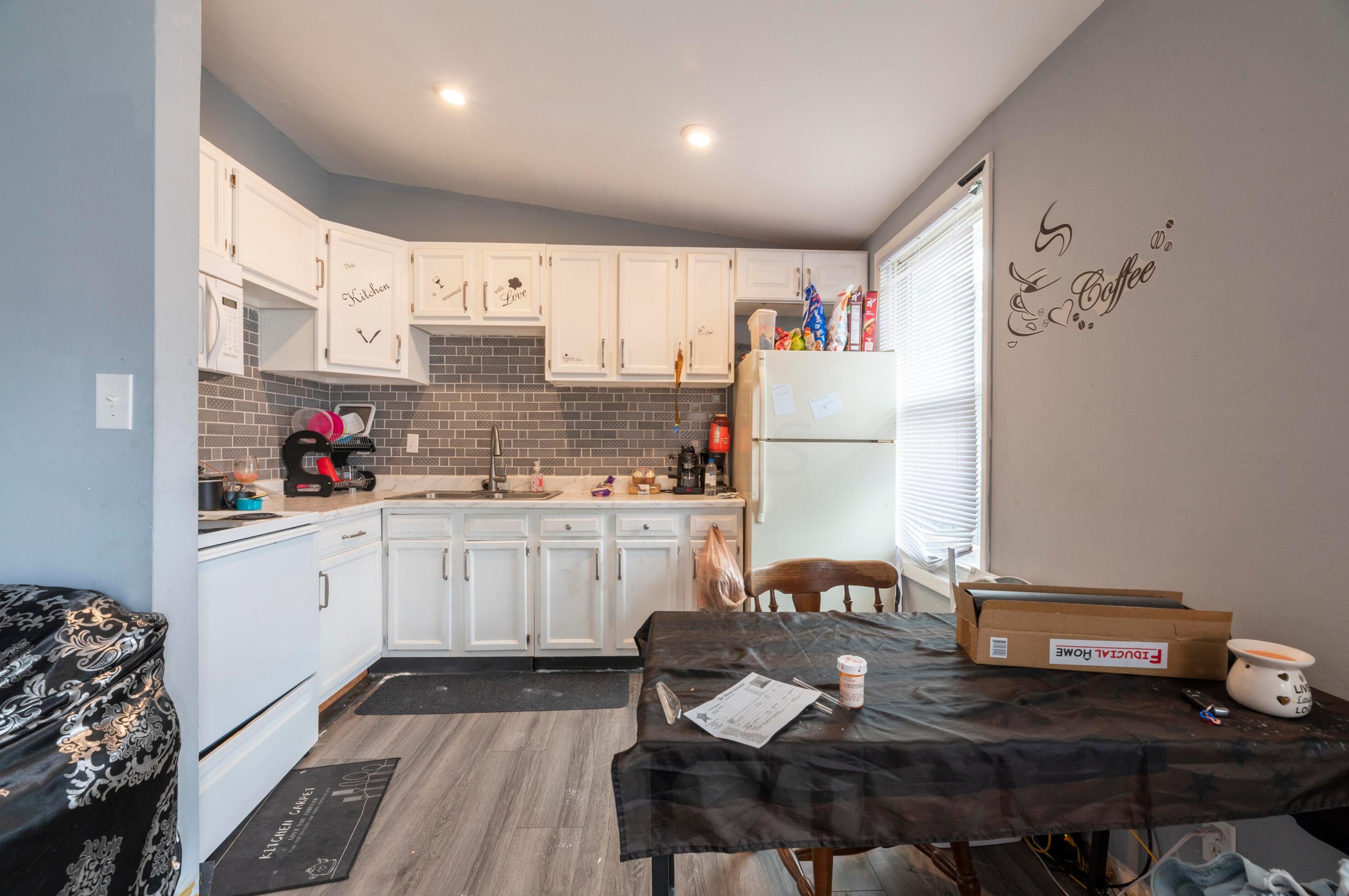 2445 Hiawatha St, Columbus OH  43211-1109 exterior