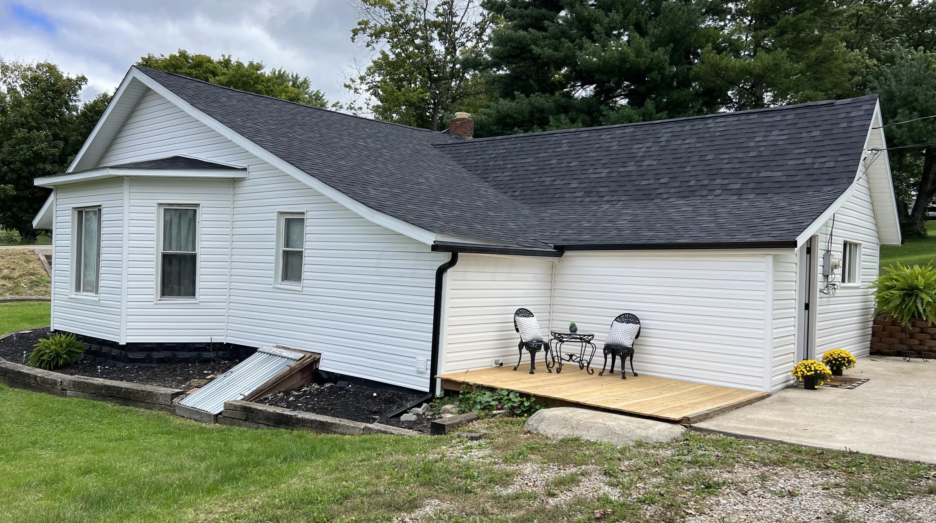 15710 Main St, Brownsville, OH 43721