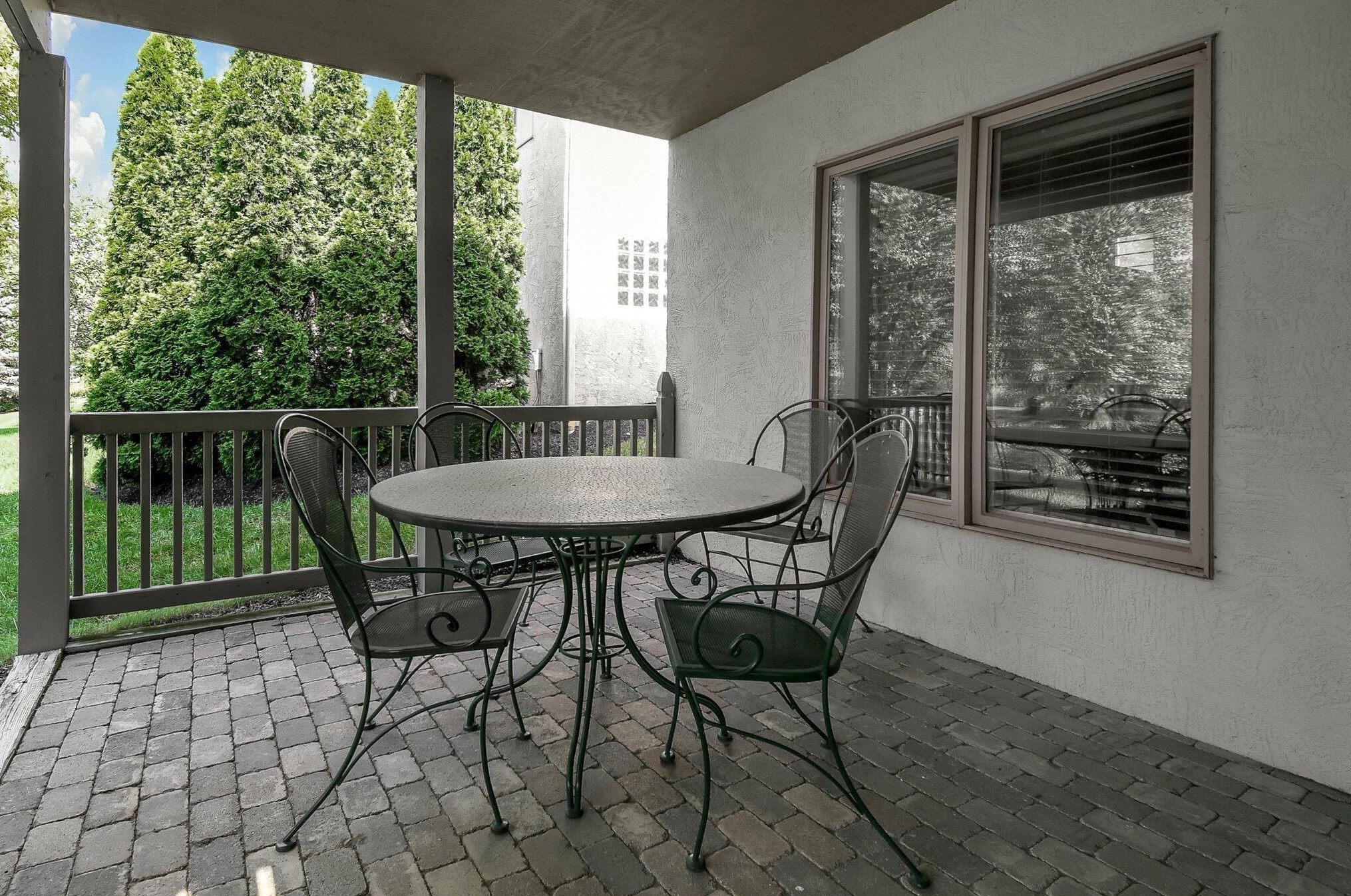 1917 Lake Shore Dr, Columbus OH 43204-4963 exterior