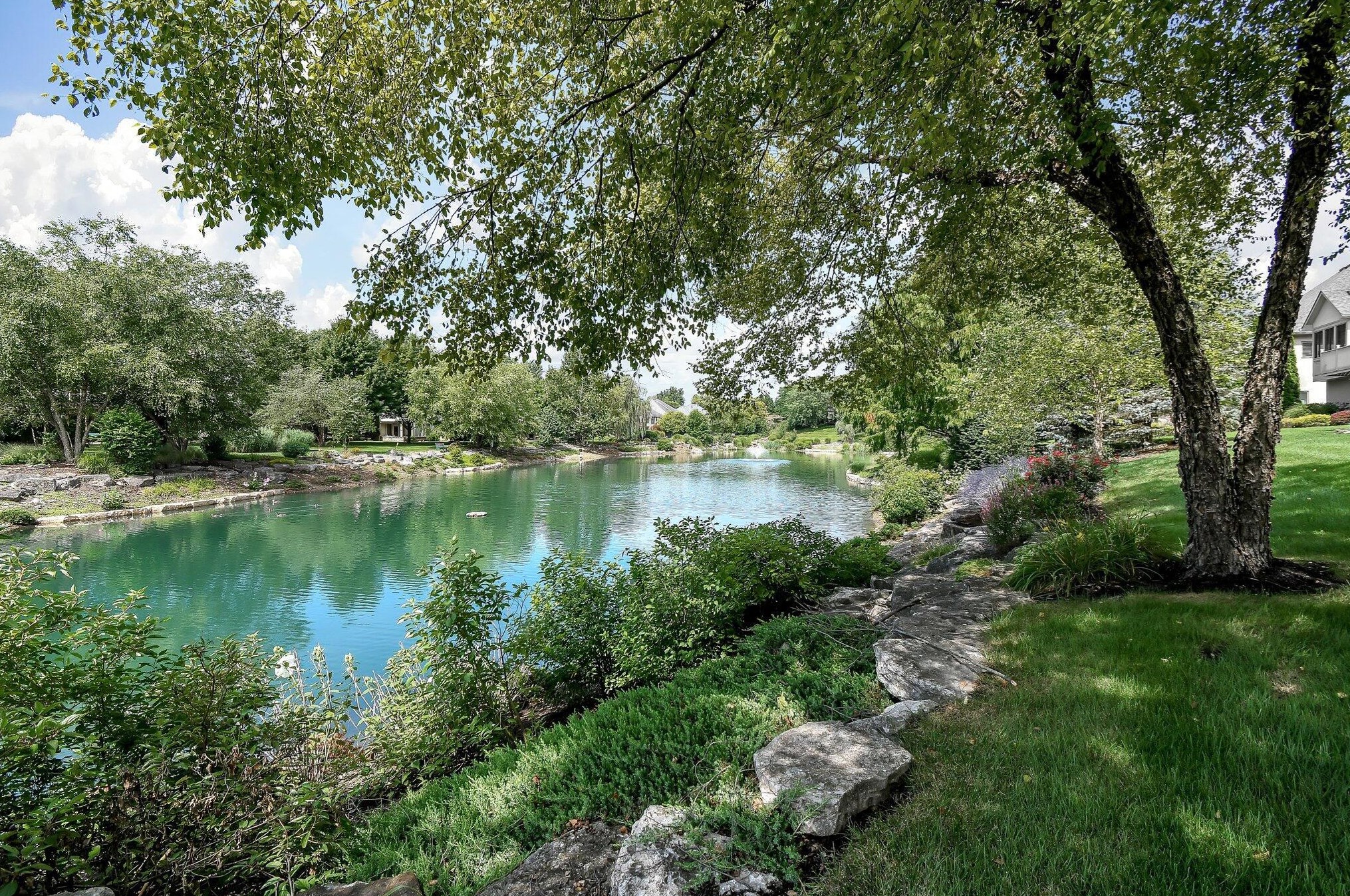 1917 Lake Shore Dr, Columbus OH 43204-4963 exterior