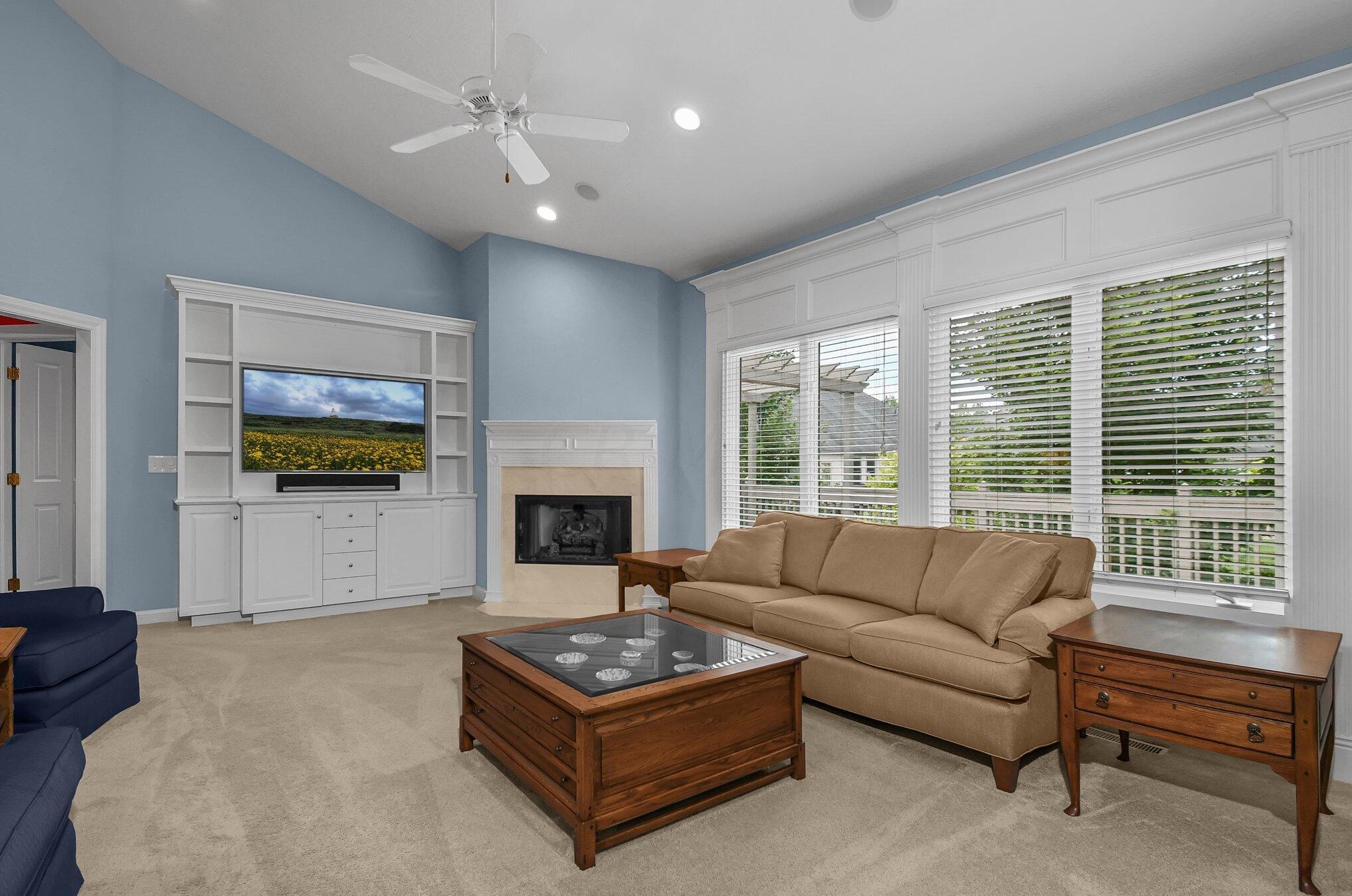 1917 Lake Shore Dr, Columbus OH 43204-4963 exterior