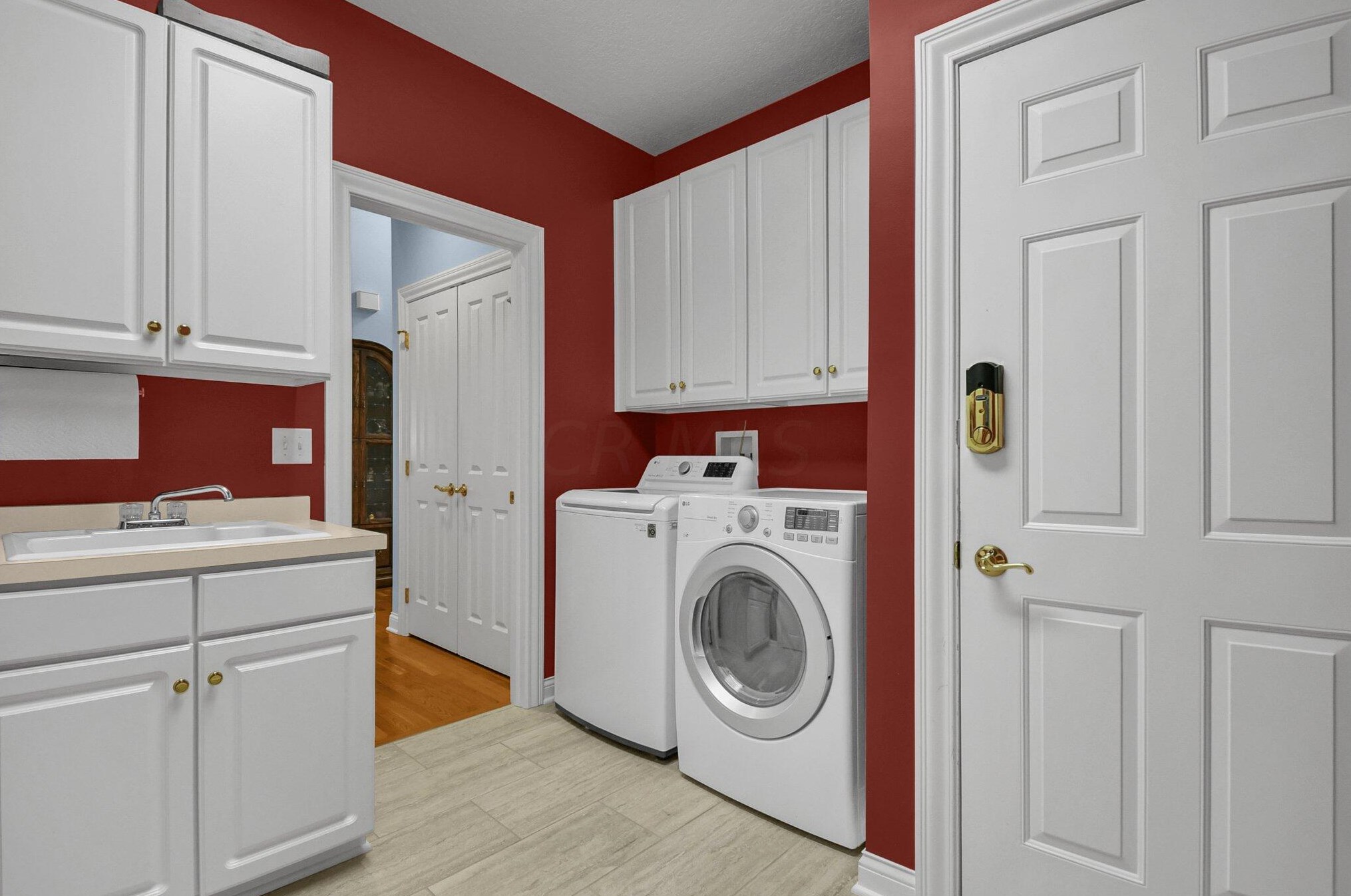 1917 Lake Shore Dr, Columbus OH 43204-4963 exterior