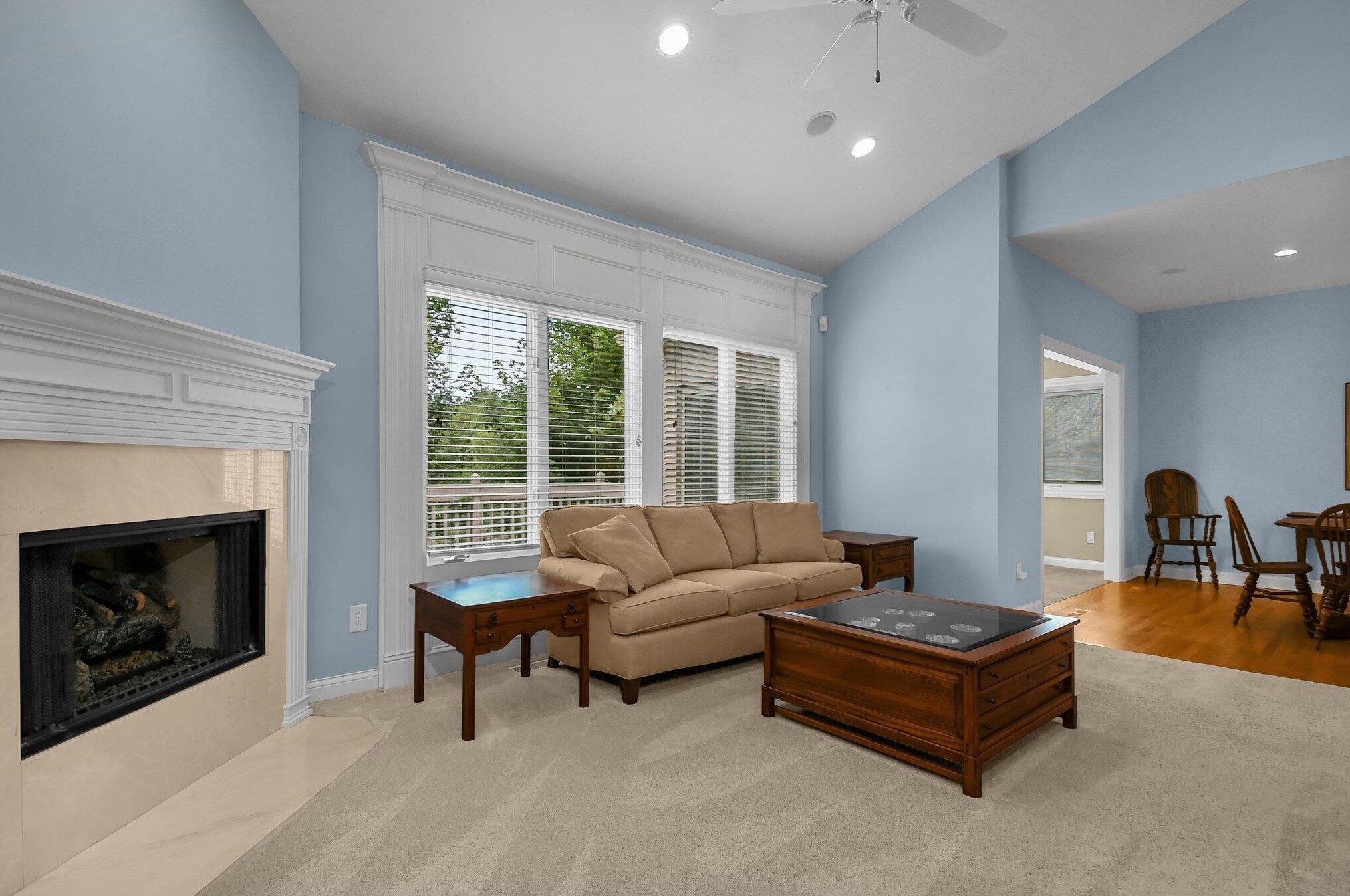 1917 Lake Shore Dr, Columbus OH 43204-4963 exterior