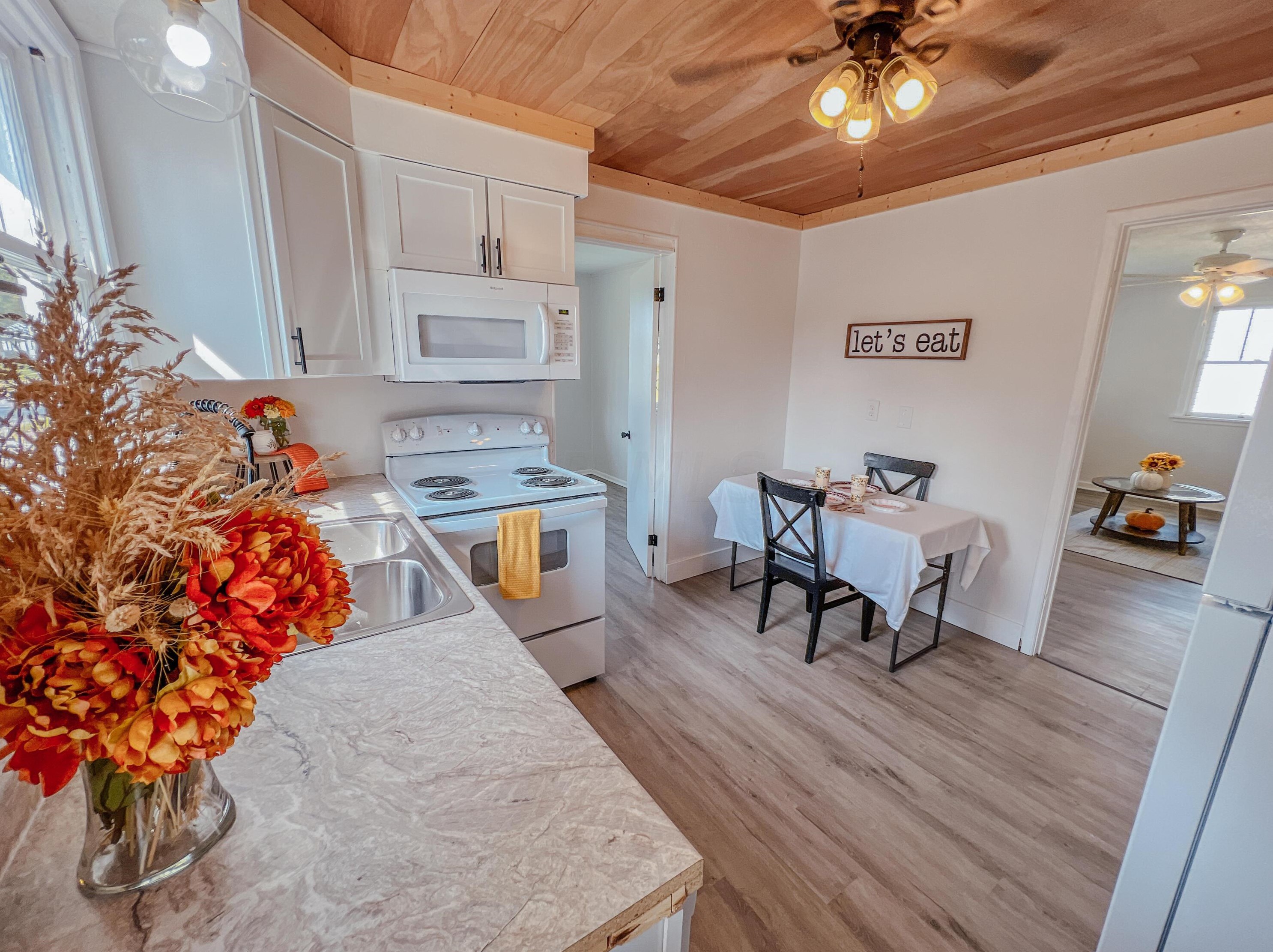 2265 Homewood Ave, Columbus OH 43223-1728 exterior