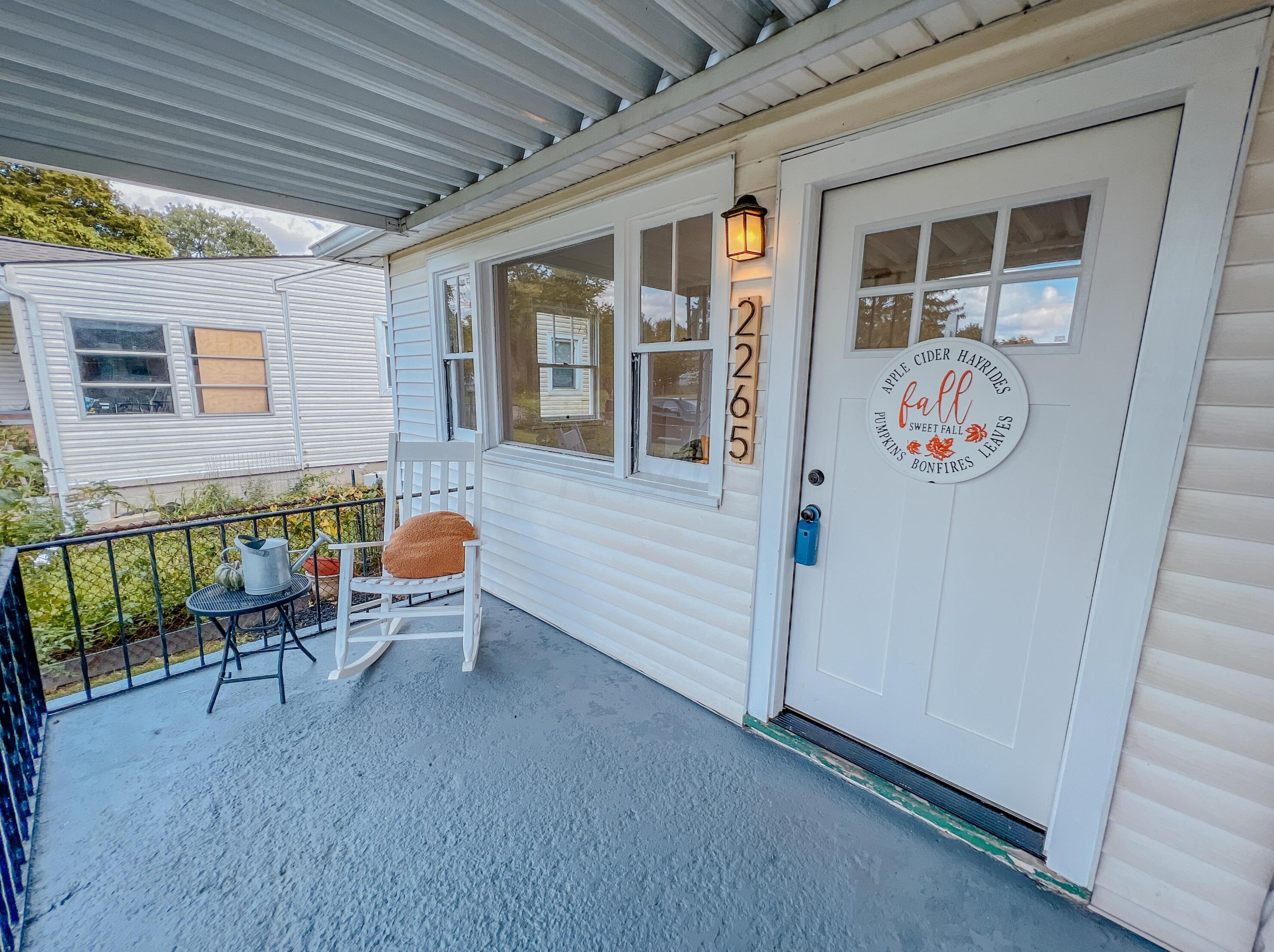 2265 Homewood Ave, Columbus OH 43223-1728 exterior