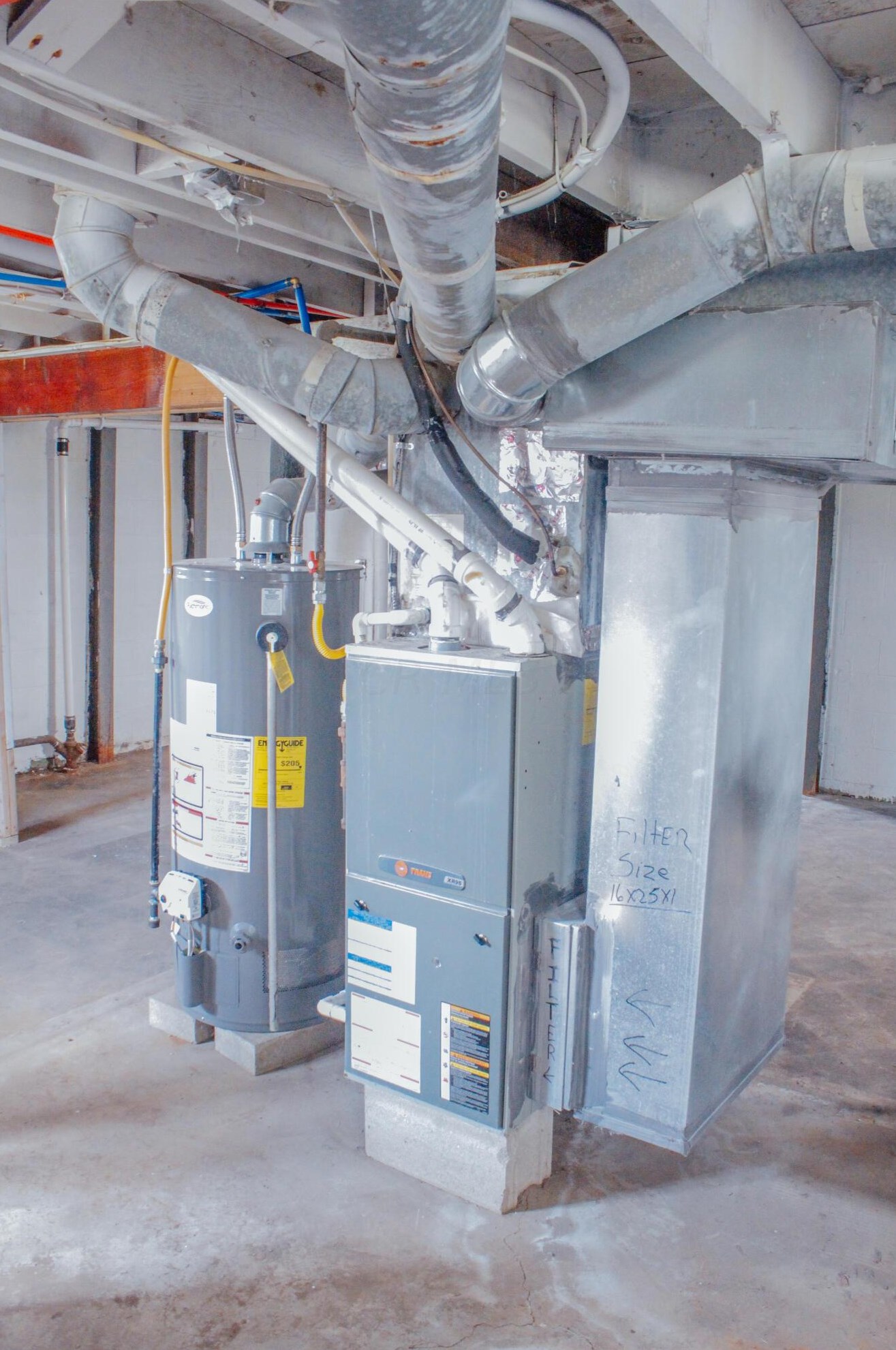 2265 Homewood Ave, Columbus OH 43223-1728 exterior