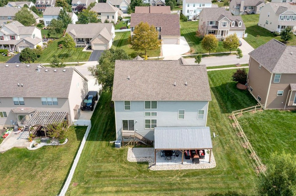 7551 Walnut Dr, Cnl Wnchstr OH 43110-8185 exterior