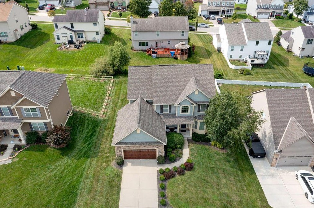 7551 Walnut Dr, Cnl Wnchstr OH 43110-8185 exterior