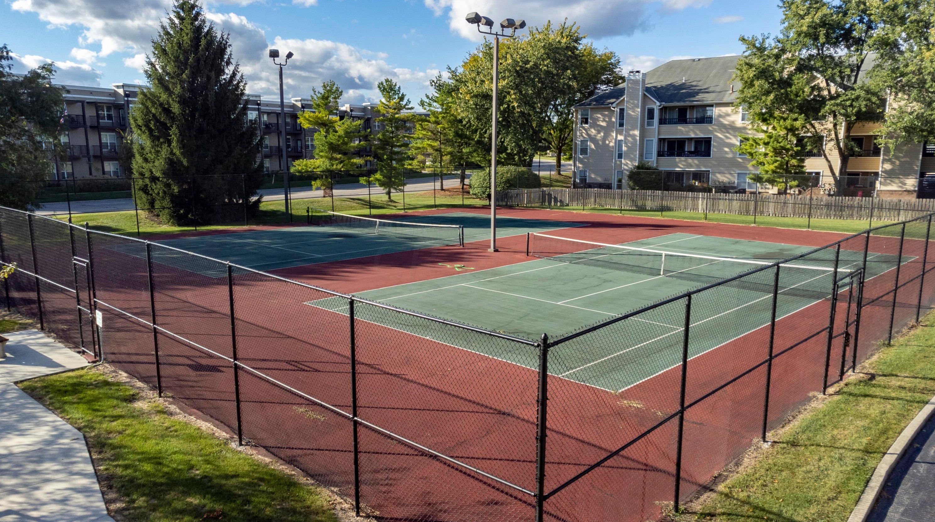 6705 Meadow Creek Dr, Columbus OH  43235-7910 exterior