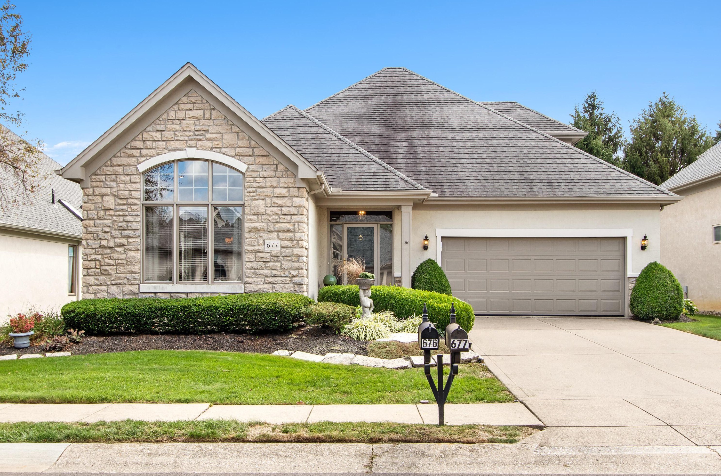 677 Slemmons Dr, Columbus, OH 43235-3476