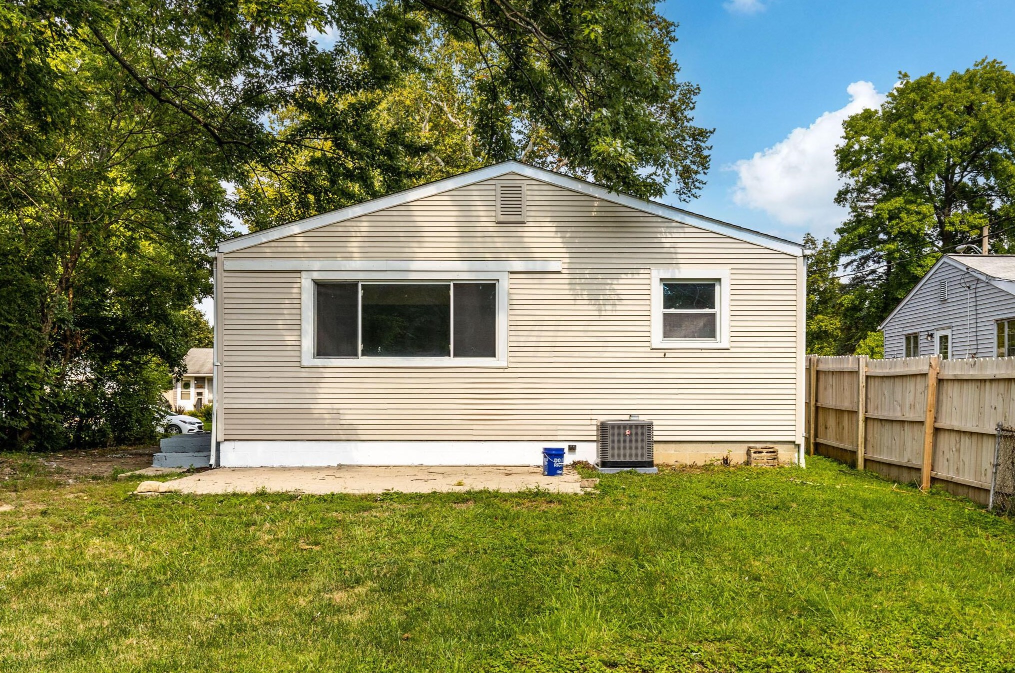 1261 Elmore Ave, Columbus, OH 43224-2720