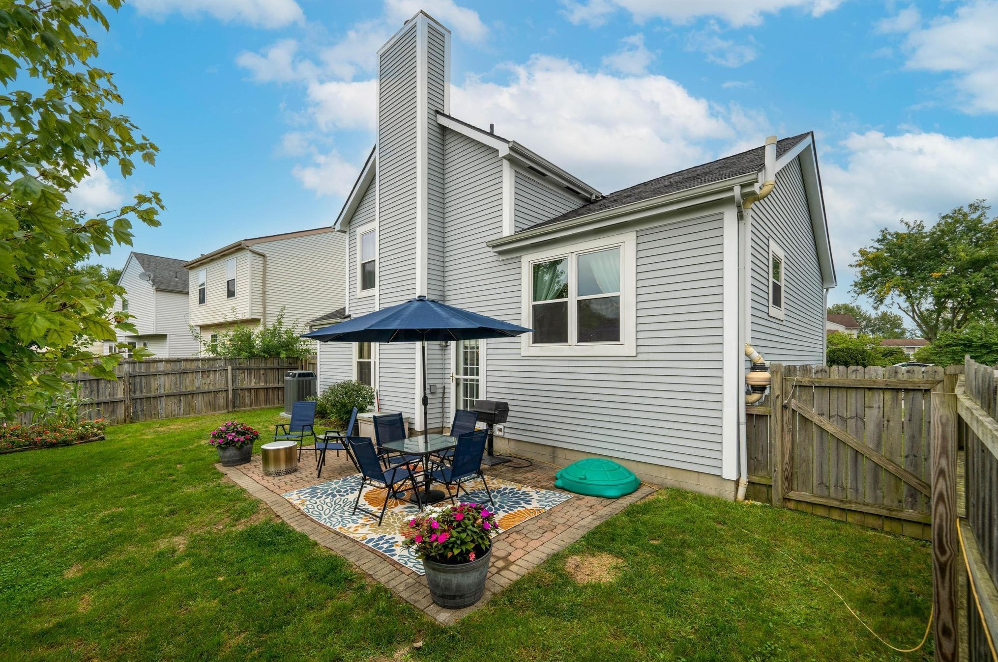 1179 Treehaven Ln, Columbus, OH 43204-1785