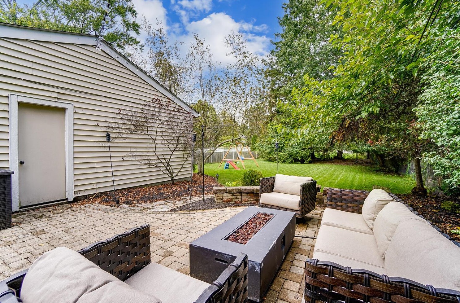 54 Gdn Rd, Columbus OH 43214-2236 exterior