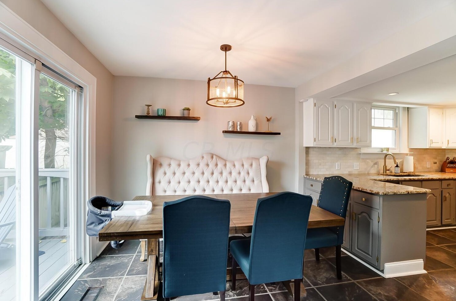 54 Gdn Rd, Columbus OH 43214-2236 exterior