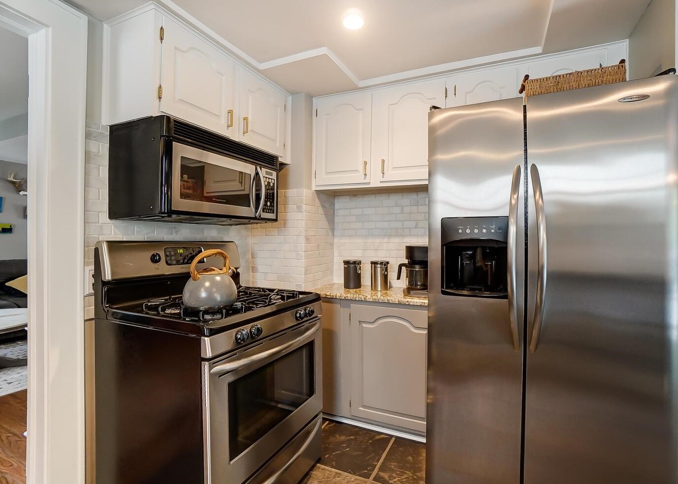 54 Gdn Rd, Columbus OH 43214-2236 exterior