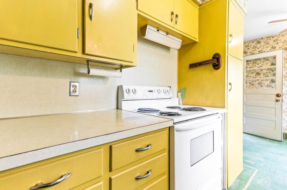 2910 Boving Rd, Lancaster OH 43130-4558 exterior