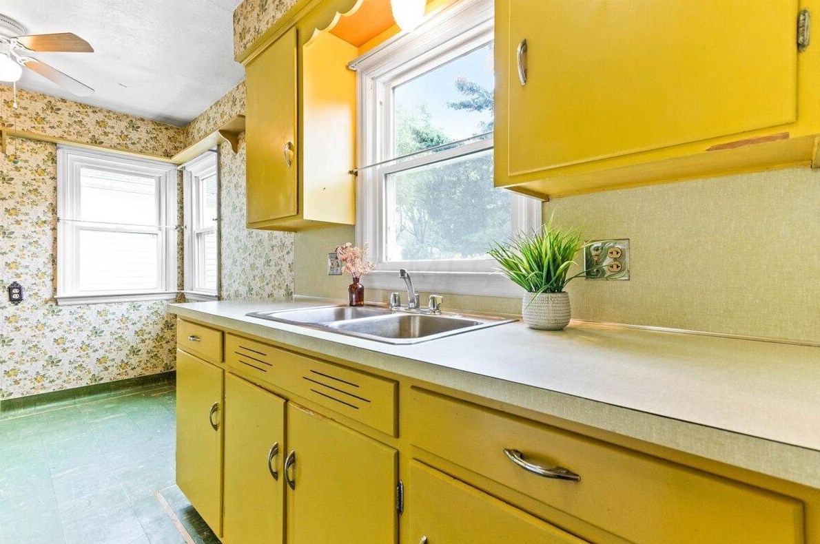 2910 Boving Rd, Lancaster OH 43130-4558 exterior