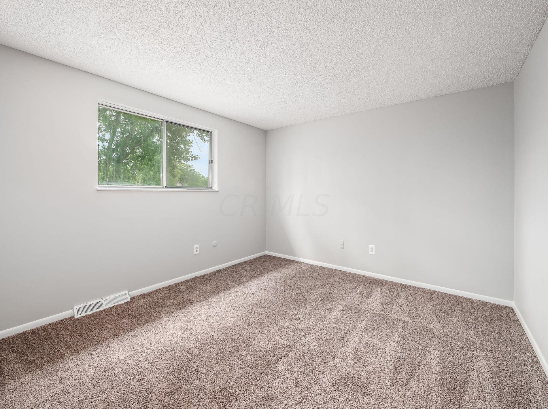 710 Caroway Blvd, Columbus OH 43230-3256 exterior