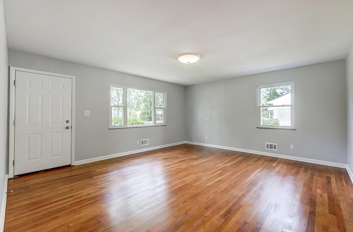 886 Vanderberg Pl, Columbus, OH 43204-1761