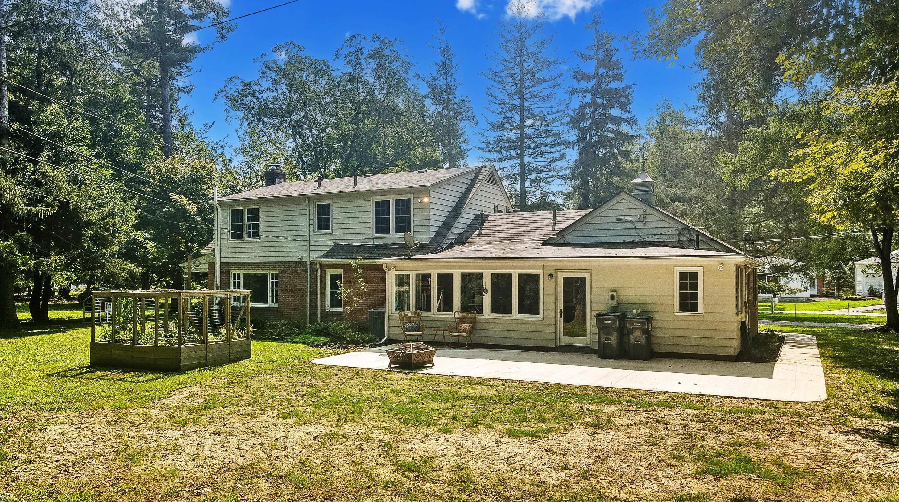 10 Cedar Ln, Granville, OH 43023-9750