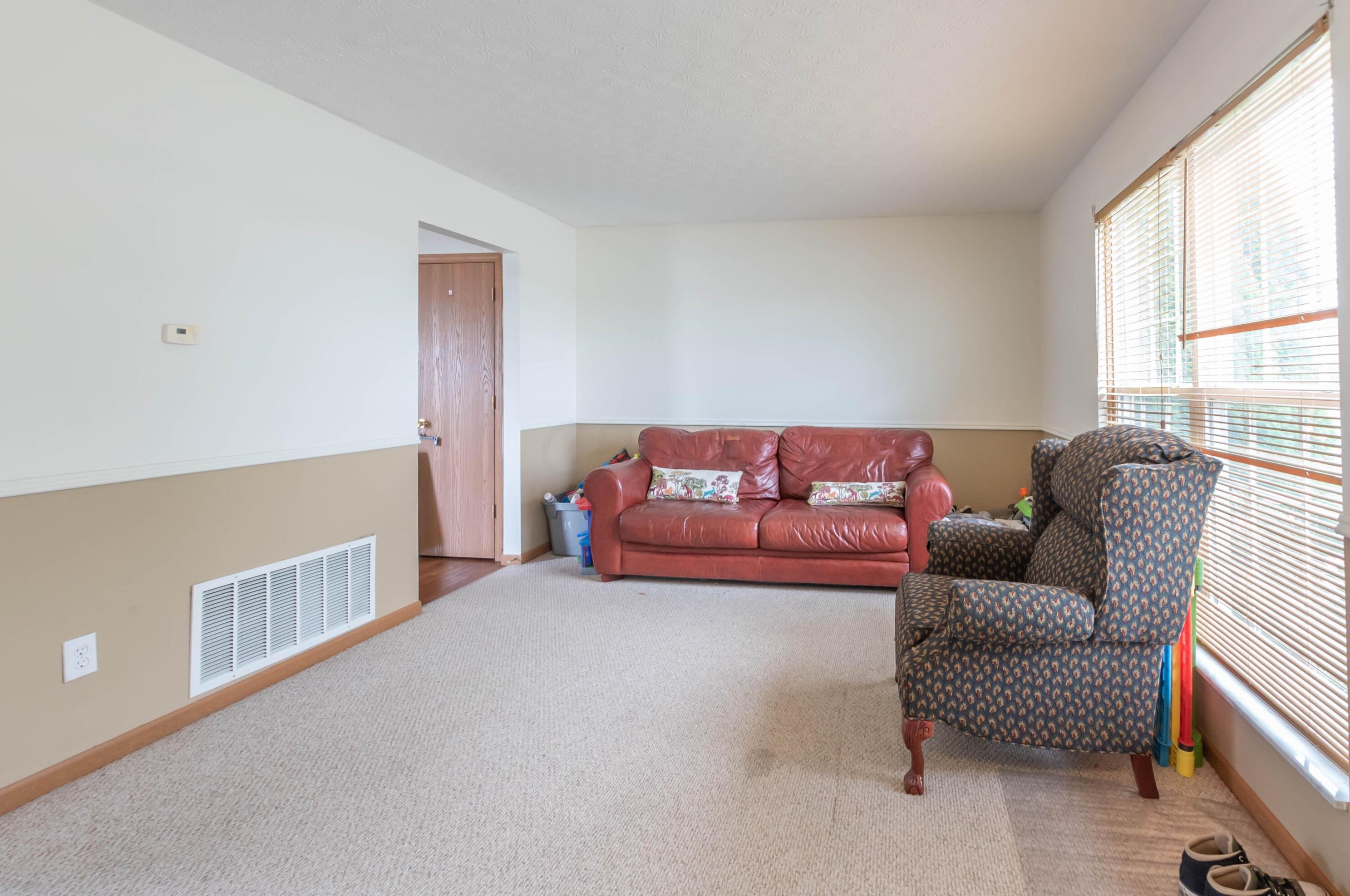 1074 Keny Blvd, London, OH 43140