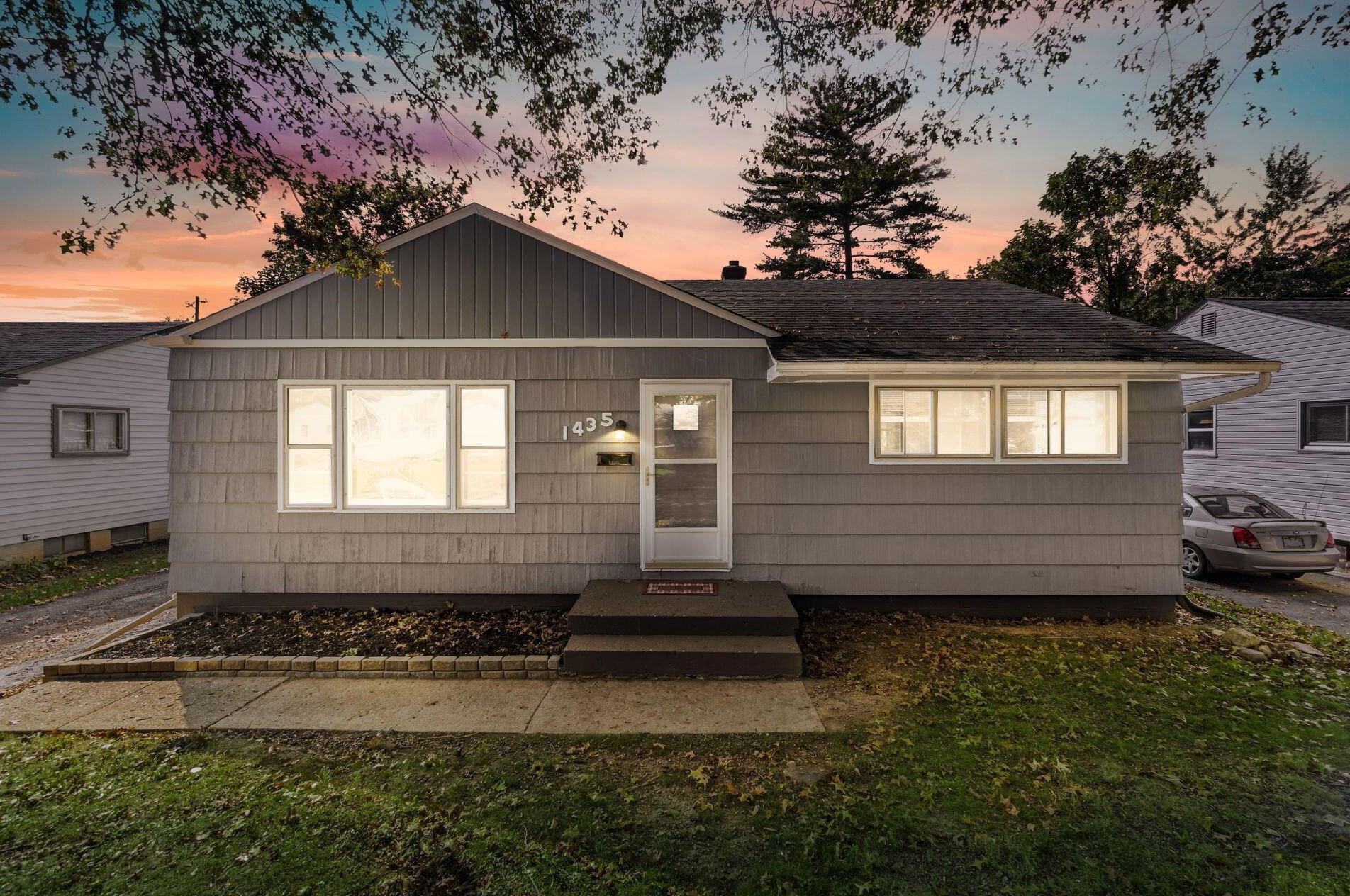1435 Weyant Ave, Columbus, OH 43227-1912