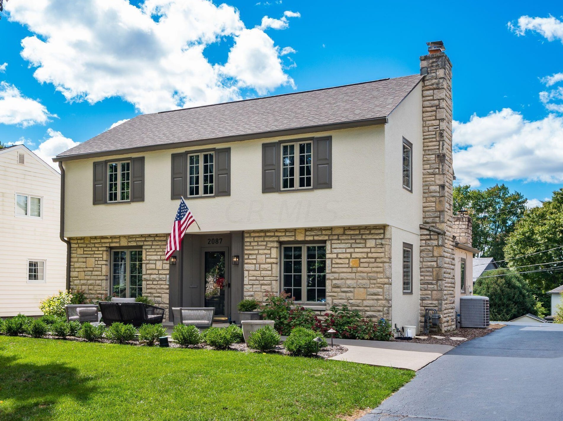 2087 Ellington Rd, Columbus, OH 43221-4138
