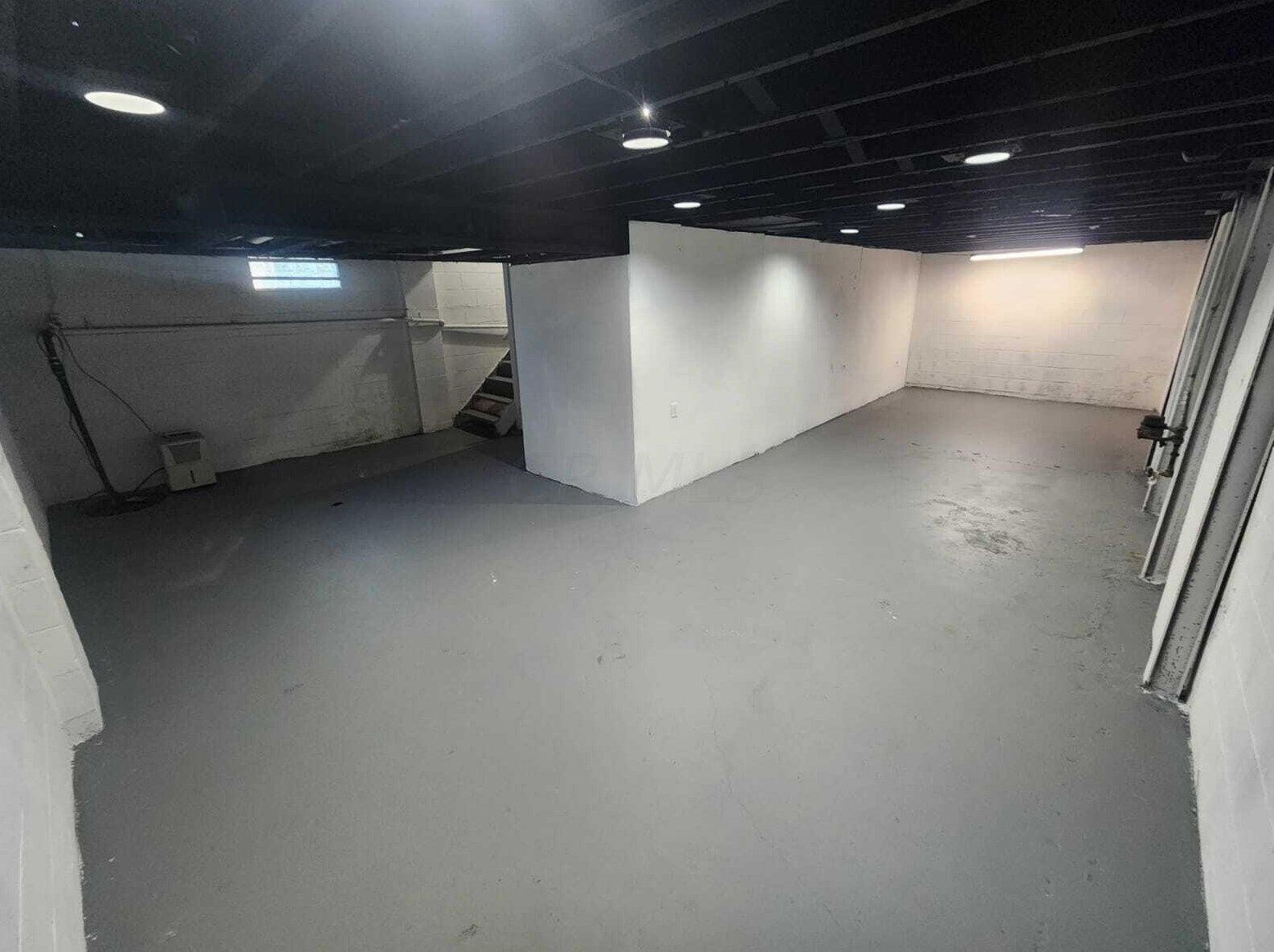 1670 Holw Run Dr, Columbus OH 43223-3413 exterior