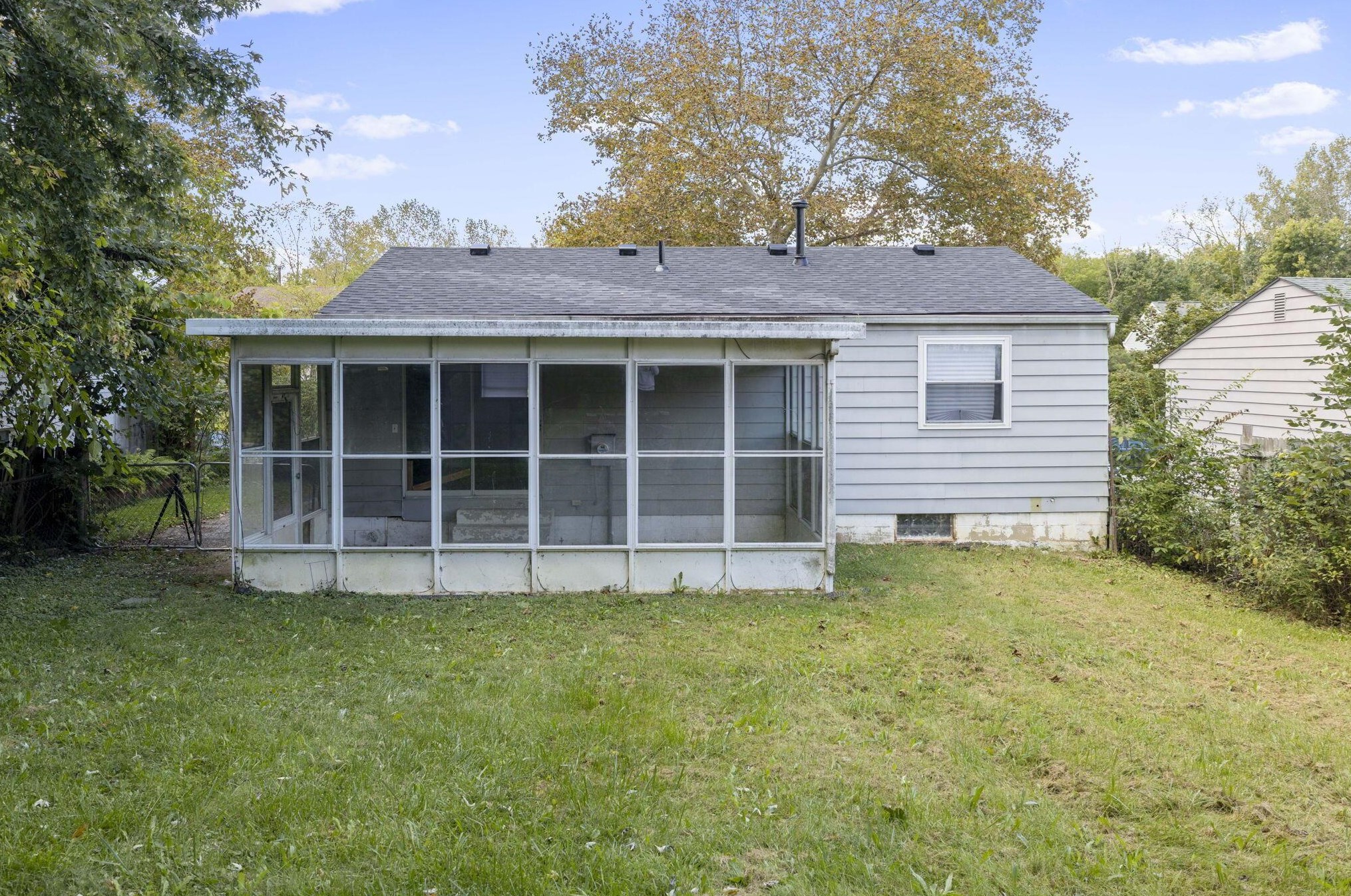 1670 Holw Run Dr, Columbus OH 43223-3413 exterior