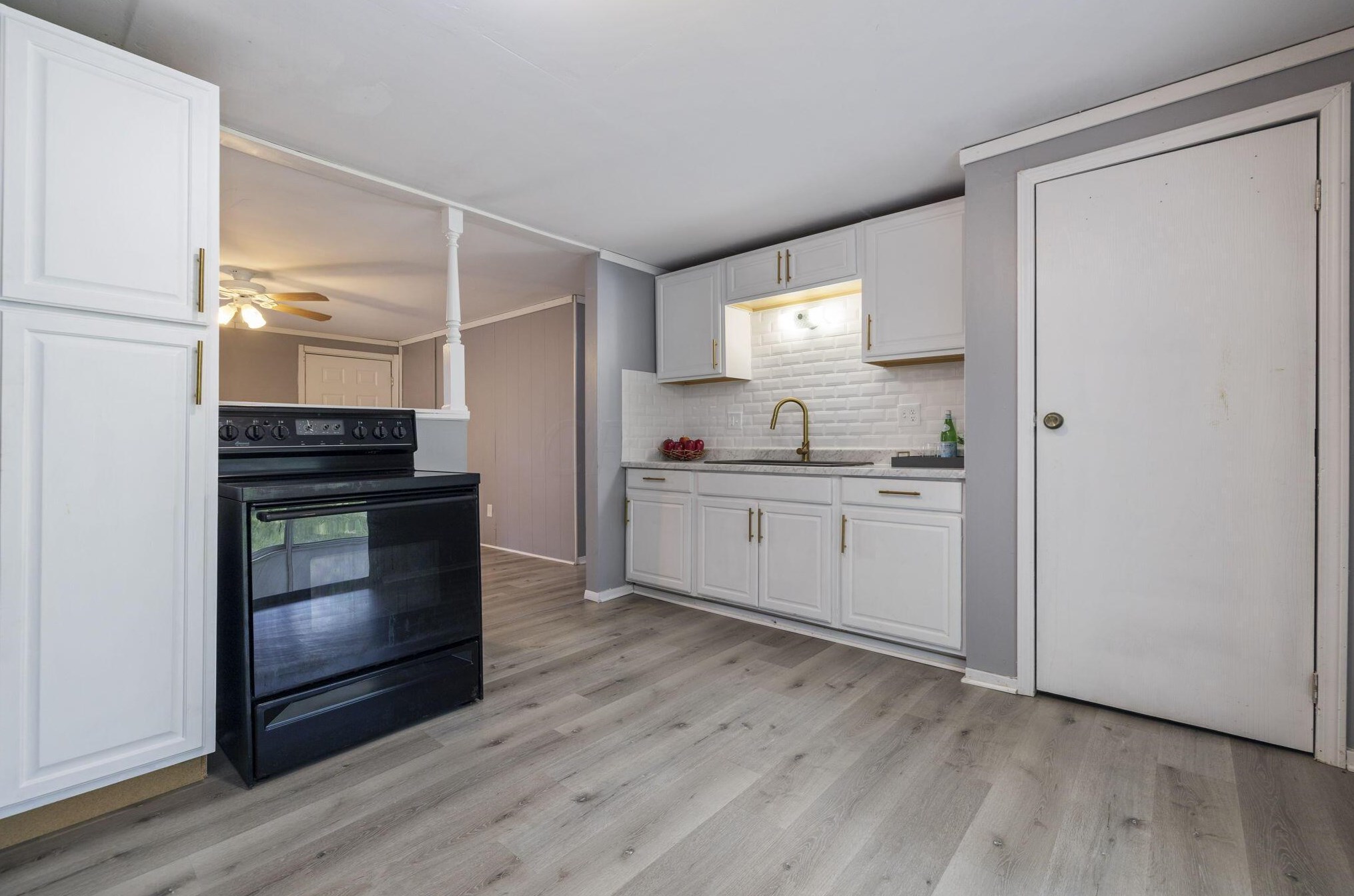 1670 Holw Run Dr, Columbus OH 43223-3413 exterior